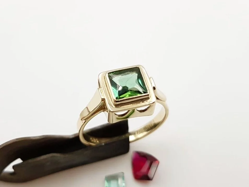 Damenring 585 Gelbgold mit einem Turmalin