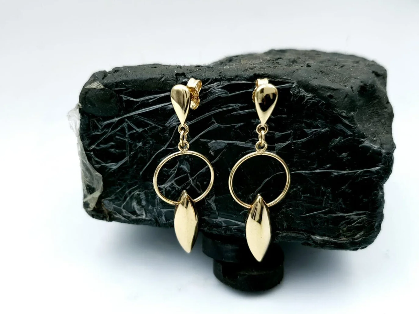 CDA59F3E-B9B2-42A0-B497-82746BF46348