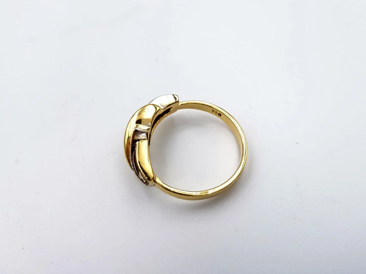 6B4C50D6-CBFC-447F-A316-8DFCCBA77EC2