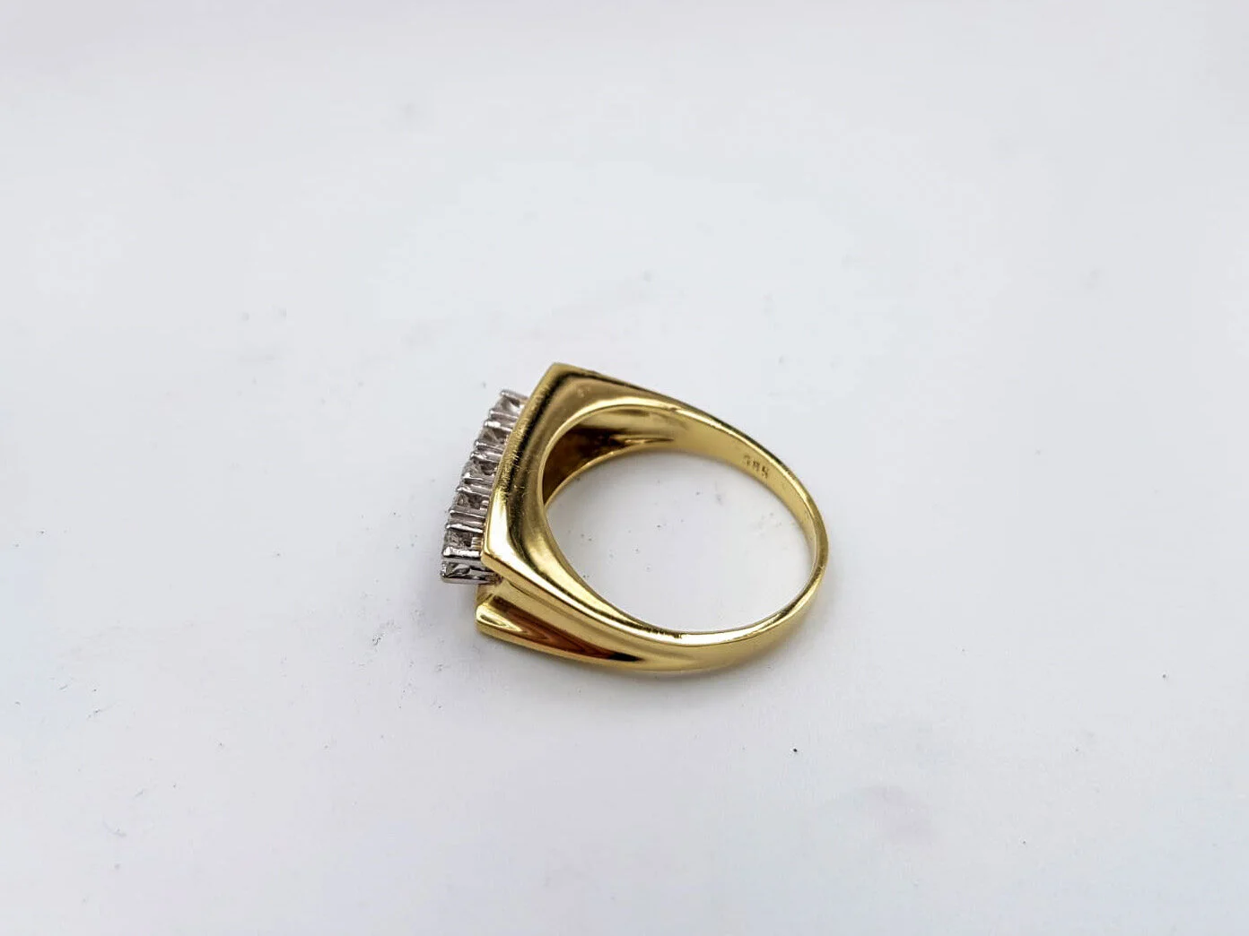 4DC039BE-8F92-4015-A4D3-DF5101D05D74