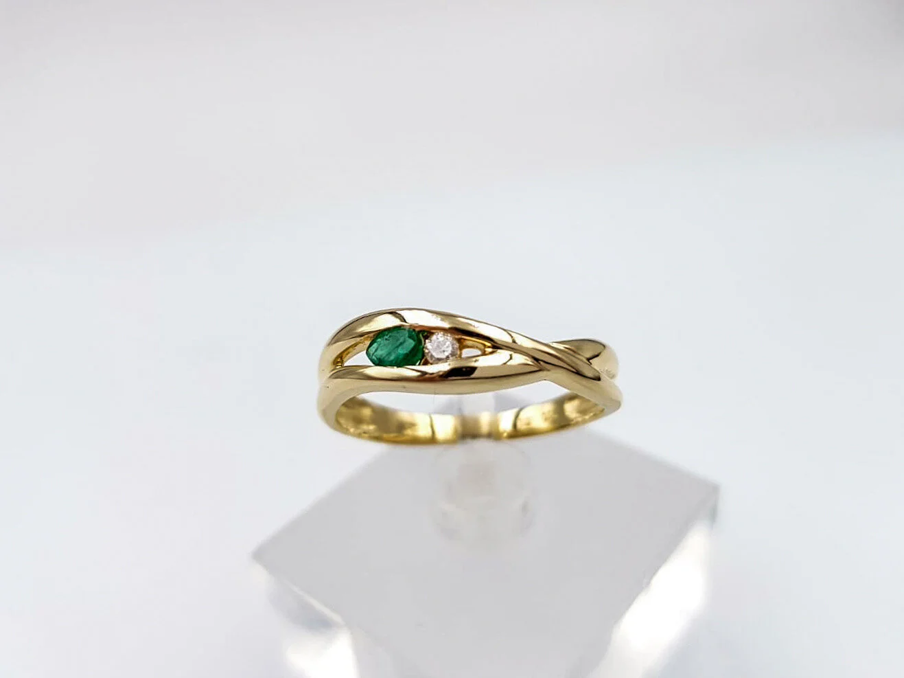 FE080C83-1318-446C-B682-1544F62CF2EB