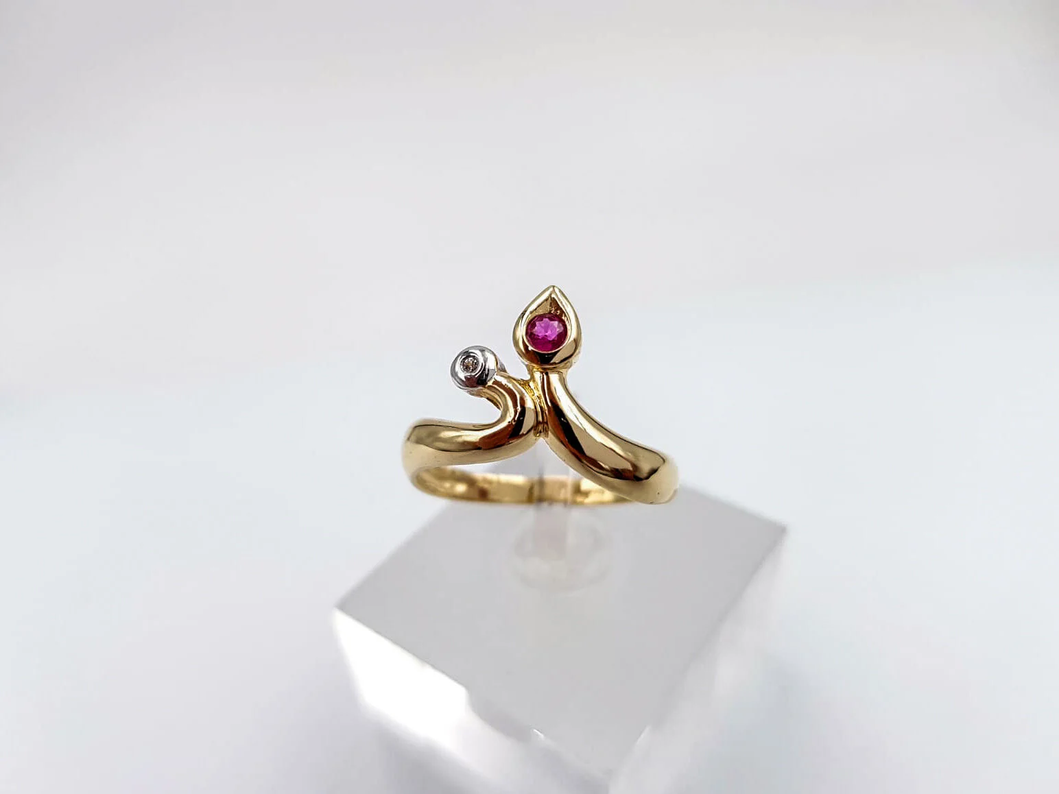 6FD67102-F6E4-4D70-8DC0-AE17AB2E45A8