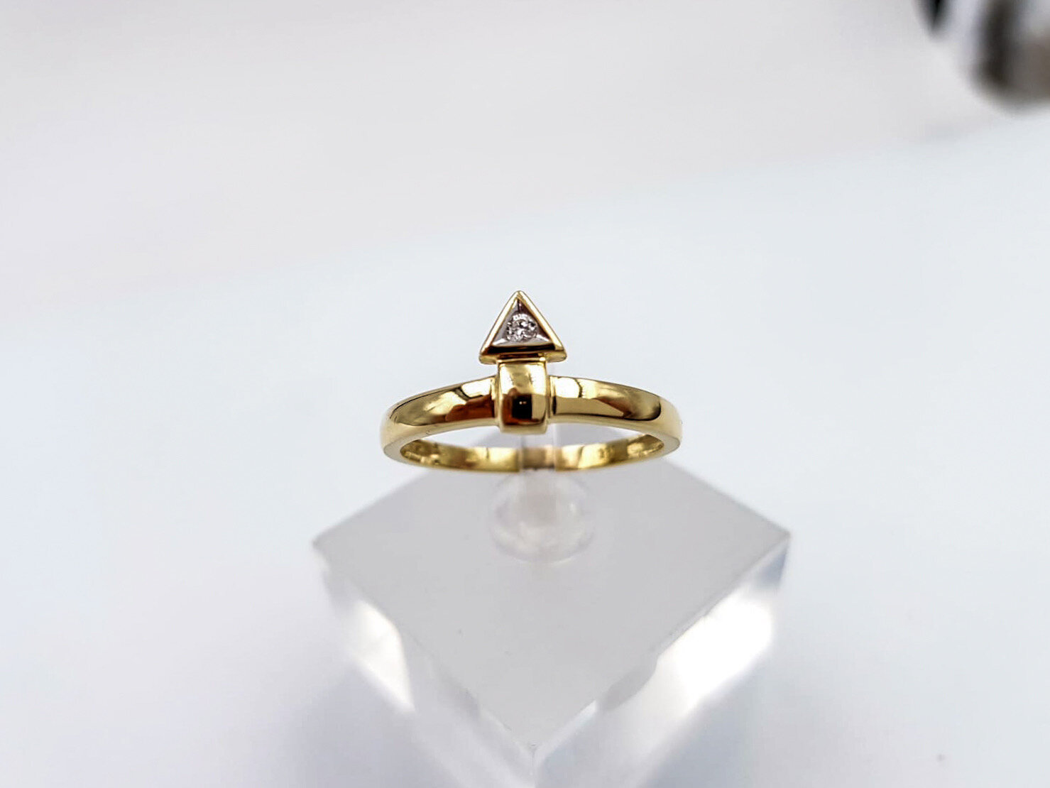 E0005666-C0C2-4AD6-8812-B3564ADE356F