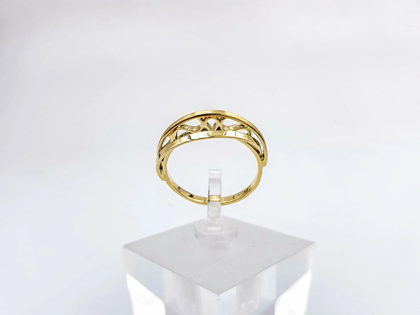 5F30DCBB-326A-4297-AA5C-ACEF7B156F71