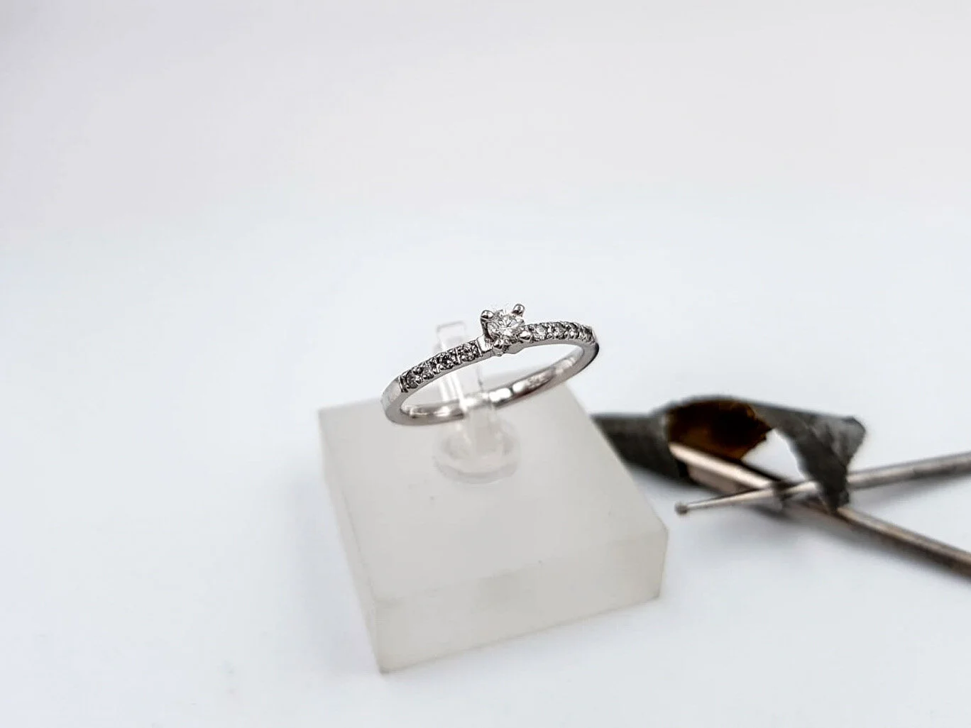 6B7D0F3B-804E-4706-BC4E-22DFABE3ED02