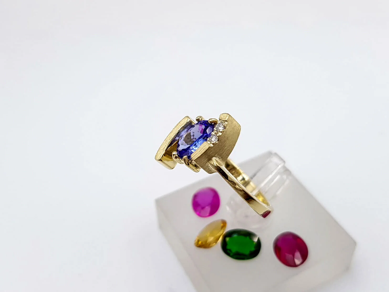 FB237EDC-75BA-4D4D-96B5-B9E772F1DFE4