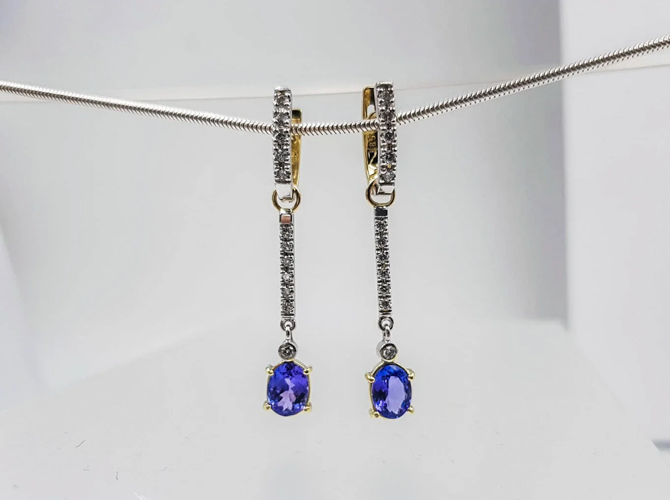 83DC9CFE-1360-4D4B-890F-6198F4A801EE