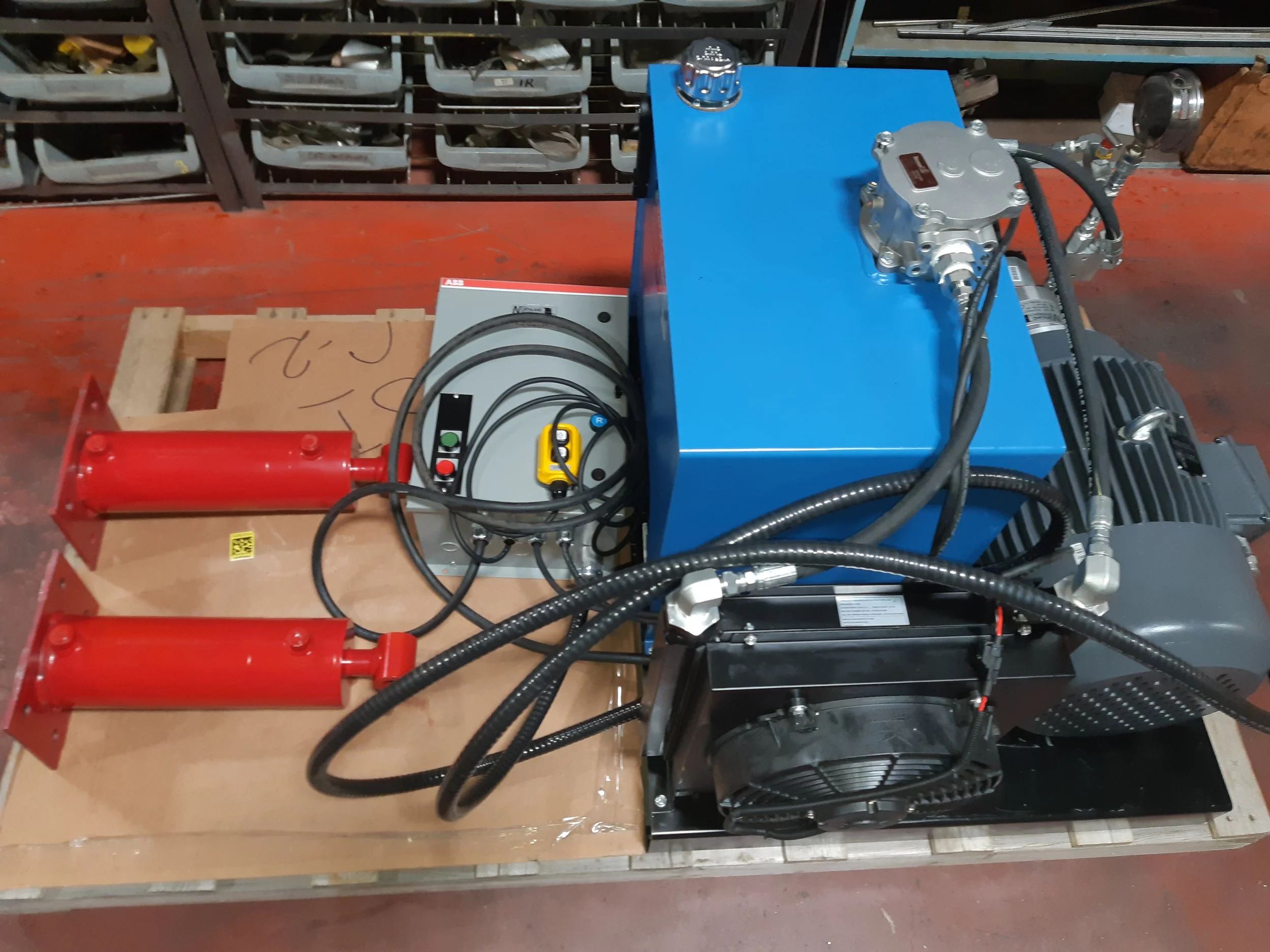 Custom hydraulic pump and cylinders at Northland Air Hydraulics