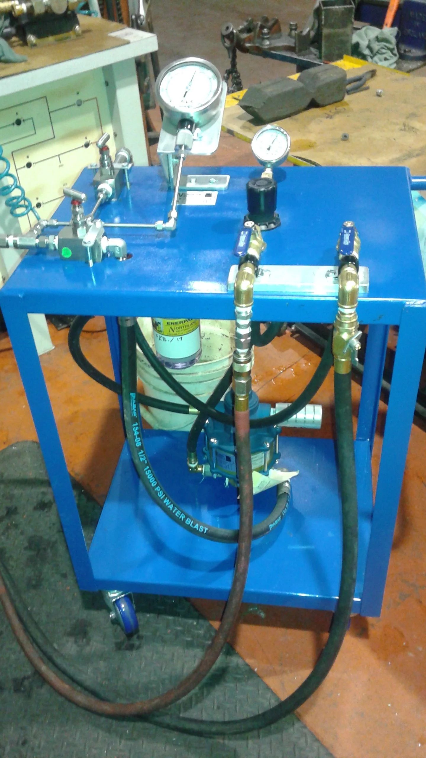 Portable pressure testing equipment