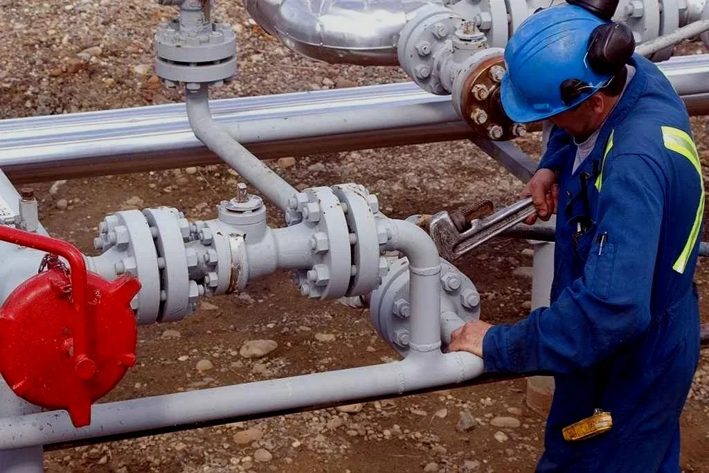 Hydrotesting Made Simple: Exploring the Tools and Equipment You Need