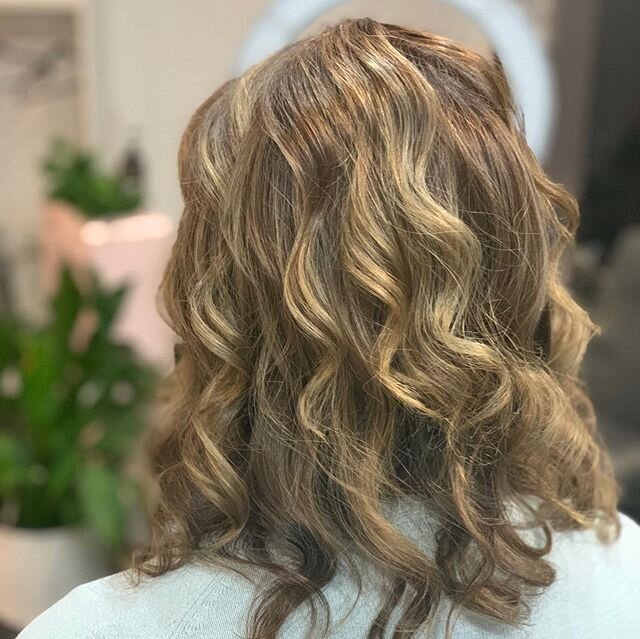 Transformation Tuesday using Majirel Glow
Swipe➡️for before