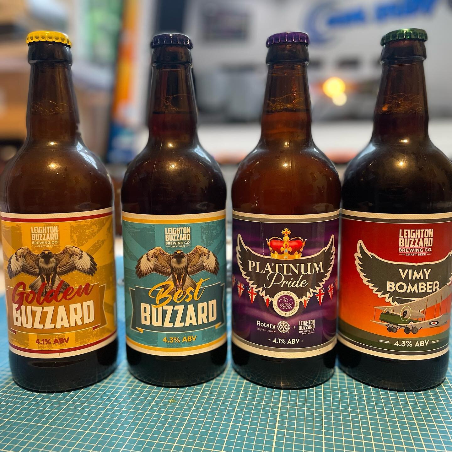 Happy Friday everyone - The weekend has landed Buzzard style #beersofinstagram #friday #leightonbuzzard @leightonbuzzardbrewing