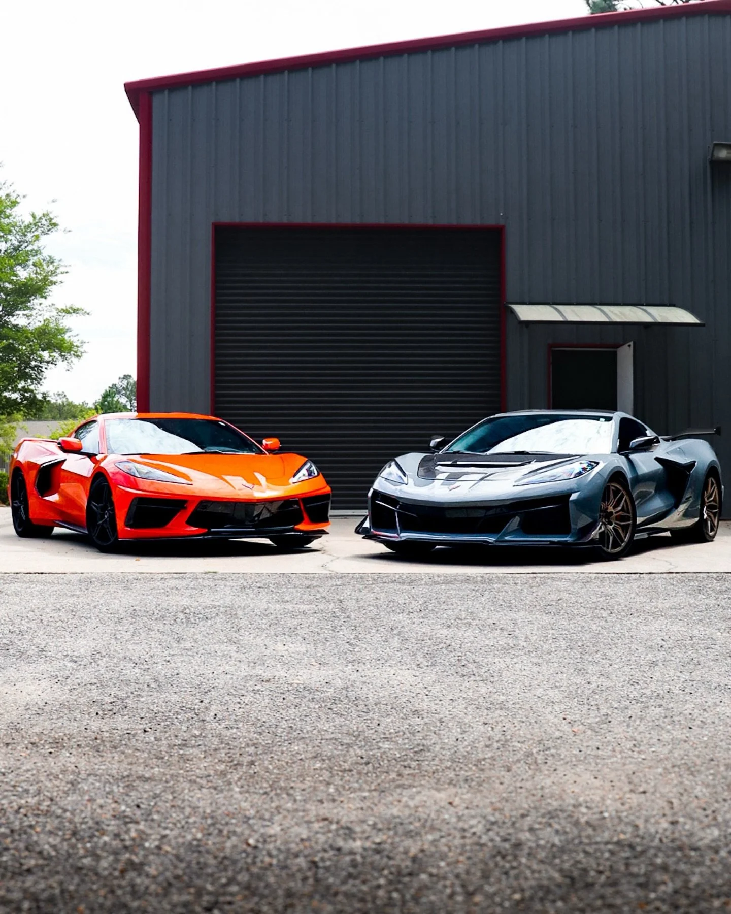No matter the trim, performance starts at the throttle.
C8 Stingray Z51 and Z06 Z07 side by side. 
Either way, Friday is for upgrades. Shop now.
📸: @urbanautomedia 
📧: support@solerengineering.com
📞: 251-468-9786
#corvette #c8z51 #c8z06 #c8stingra