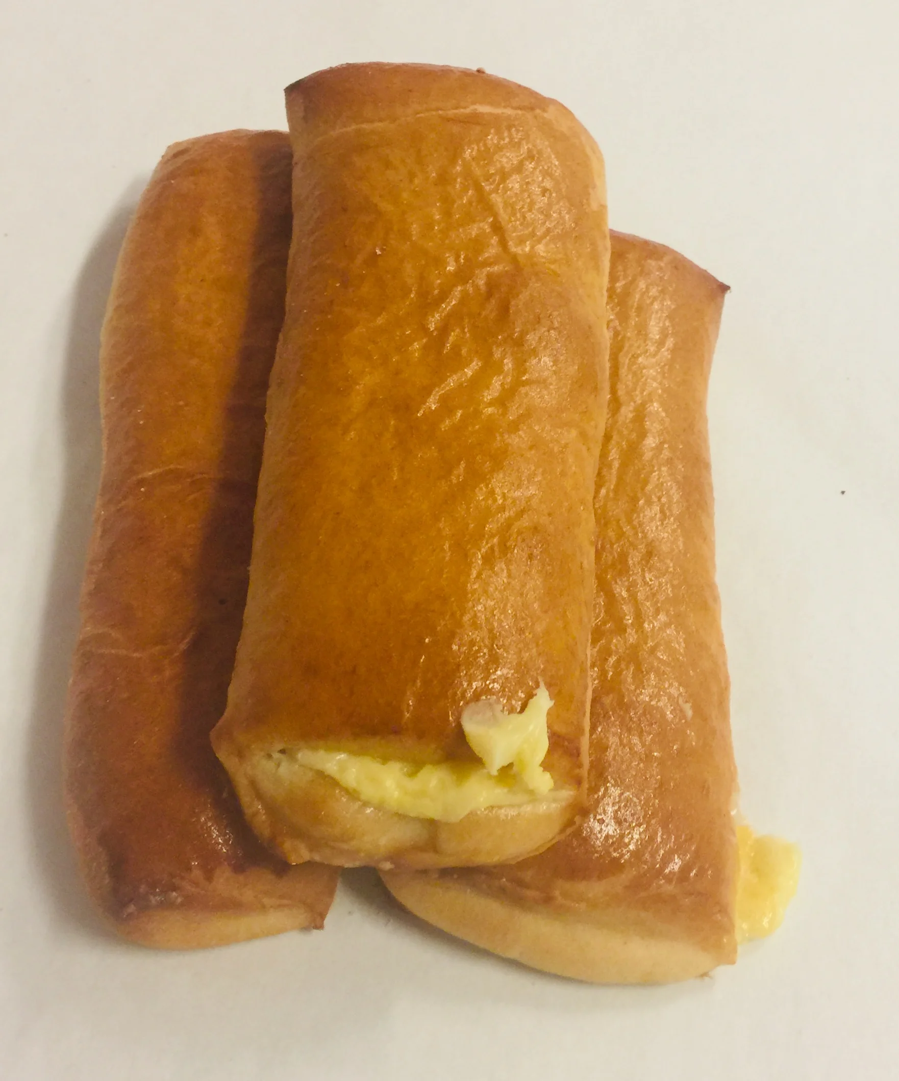 Taquitos de crema bavaria (Bavarian cream filled)