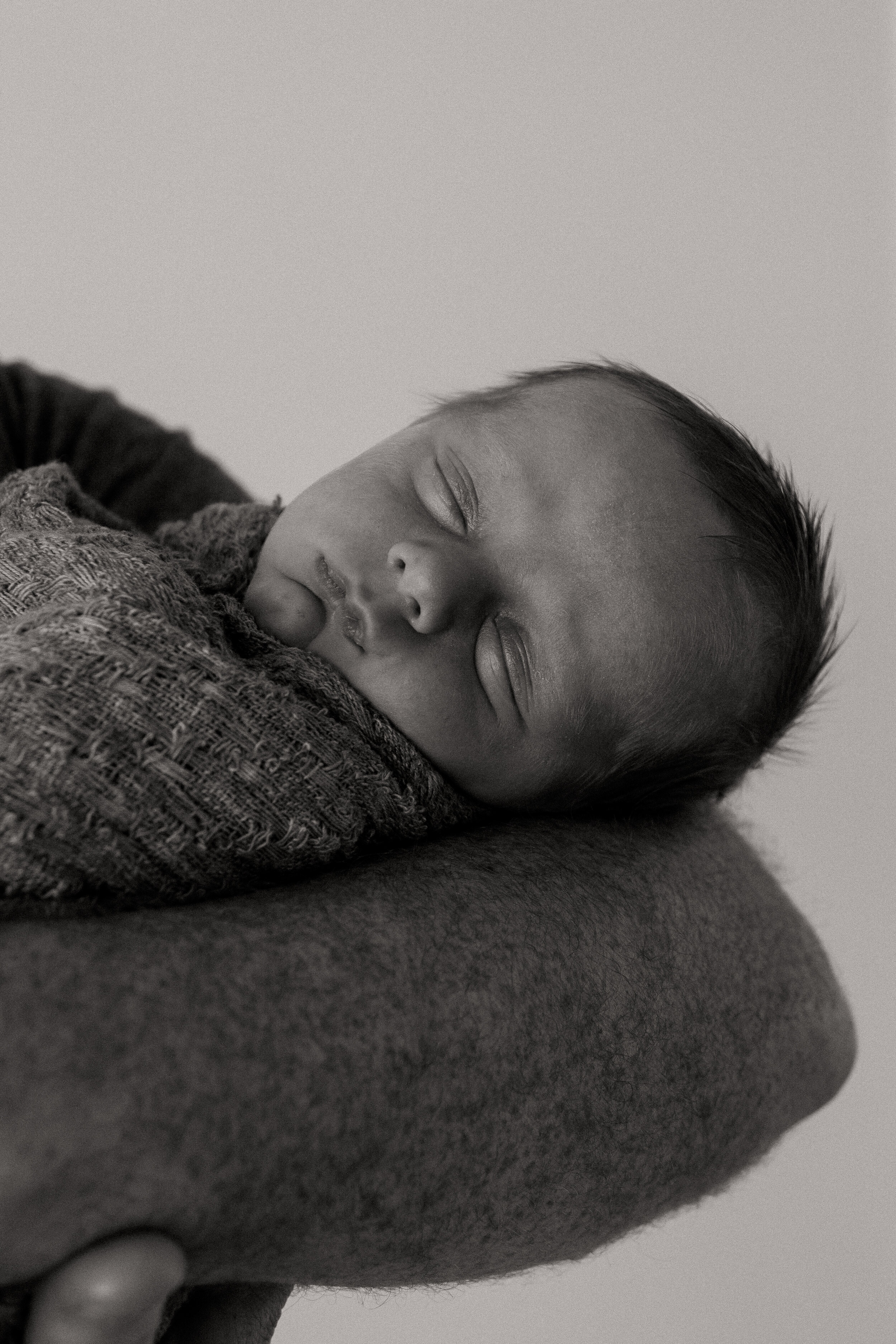 HUCKER_NEWBORN_PHOTO_SESSION_06112019_BLOG-5.jpg
