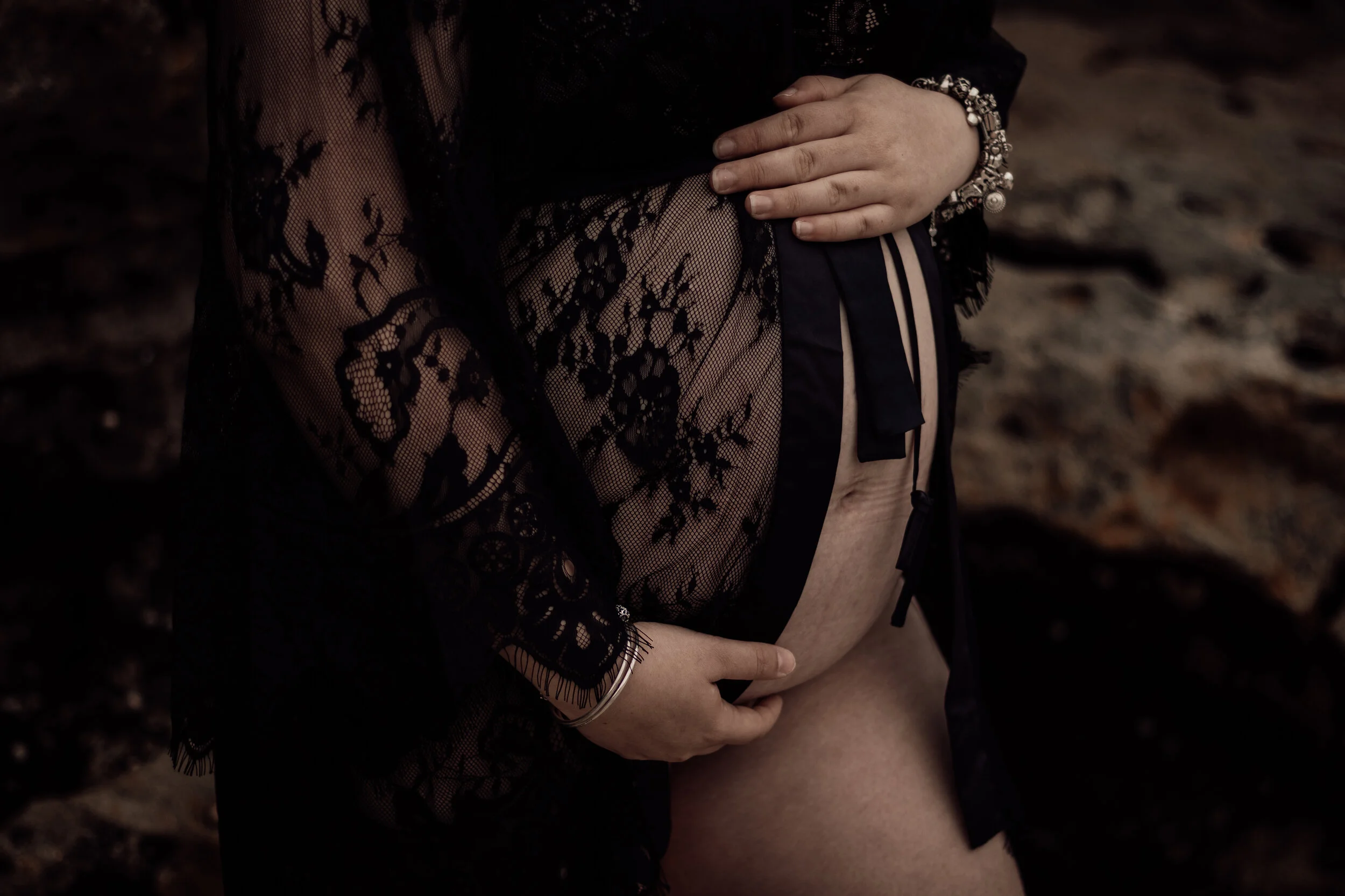 BLOG_DALEY_MATERNITY_PHOTO_SESSION_20112019-7.jpg