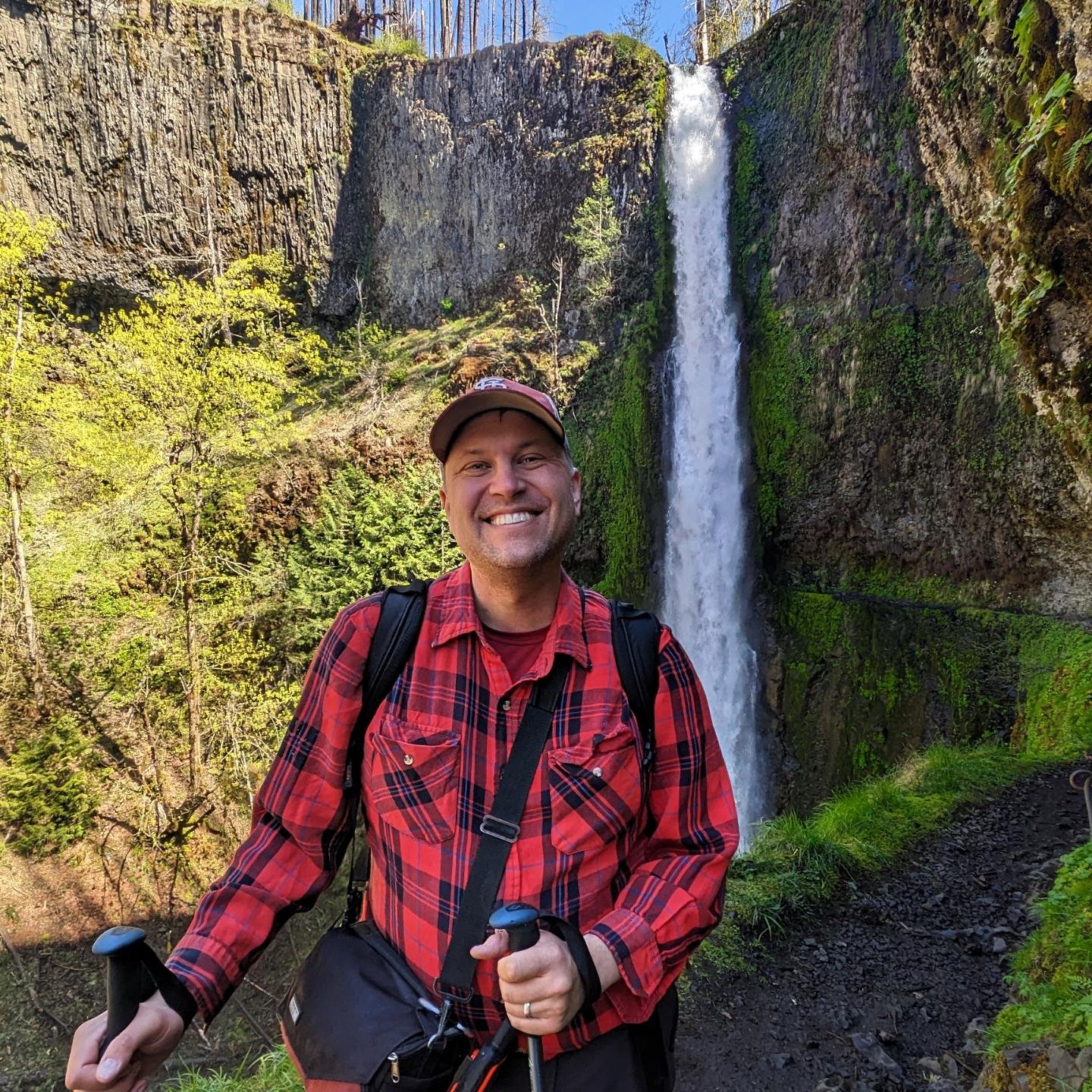 We saw a dozen or so waterfalls and so many wildflowers on our glorious 14 mile hike along Eagle Creek today. I've done this hike many, many times and I'm not sure I'll ever cease to be amazed by it. How could anyone not be amazed? 

On the tradition