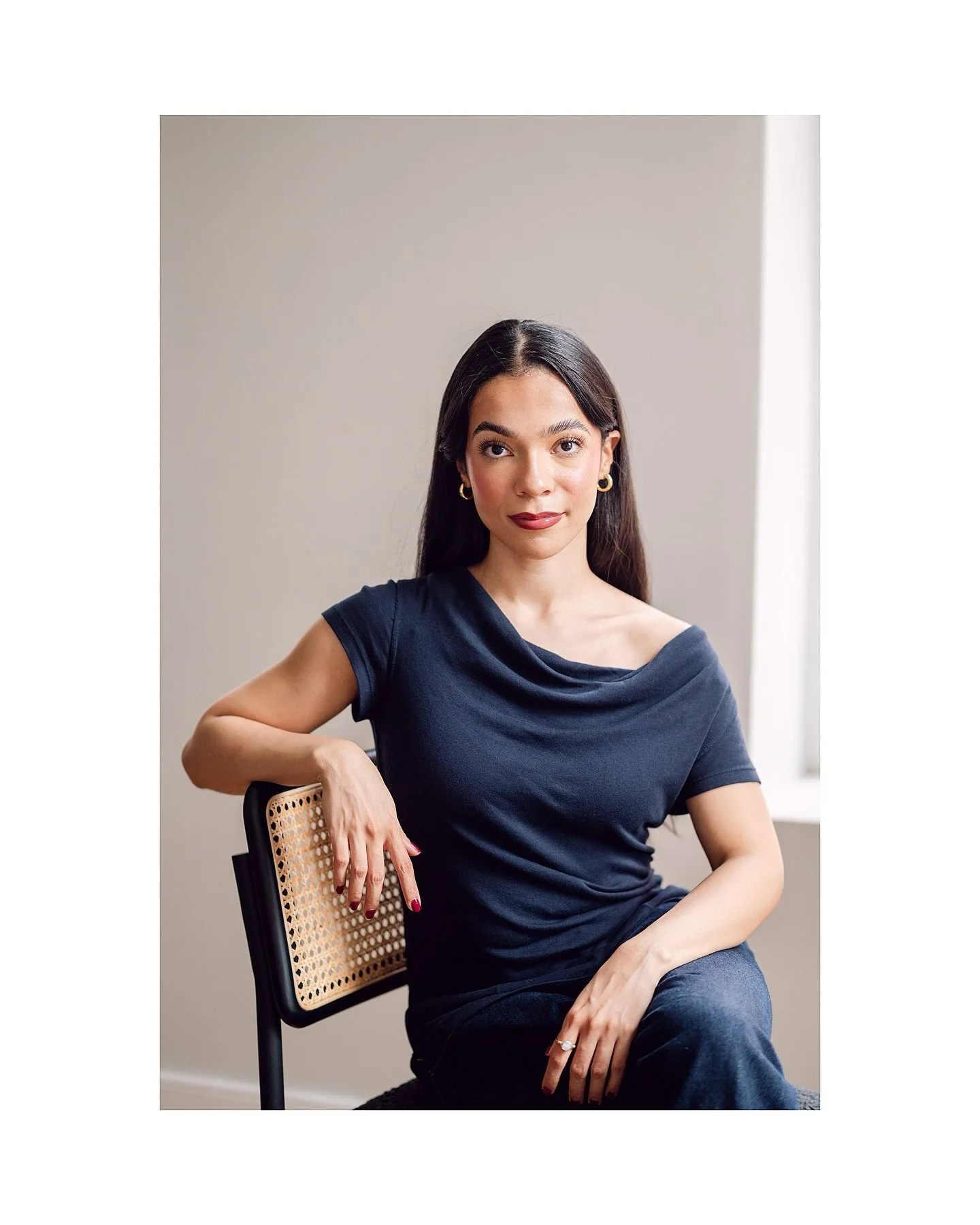 You don&rsquo;t need a traditional corporate headshot to look professional.

If you want modern, confident portraits that feel elevated and true to you &mdash; this is what we create.

Clean, natural, intentional business photography designed to repr