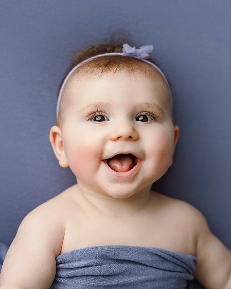 The newborn days are just the beginning. There are so many beautiful chapters to capture as your little one grows. From their first smile to sitting up on their own, each milestone tells a story of wonder, growth, and love. ✨💛

Milestone sessions ar