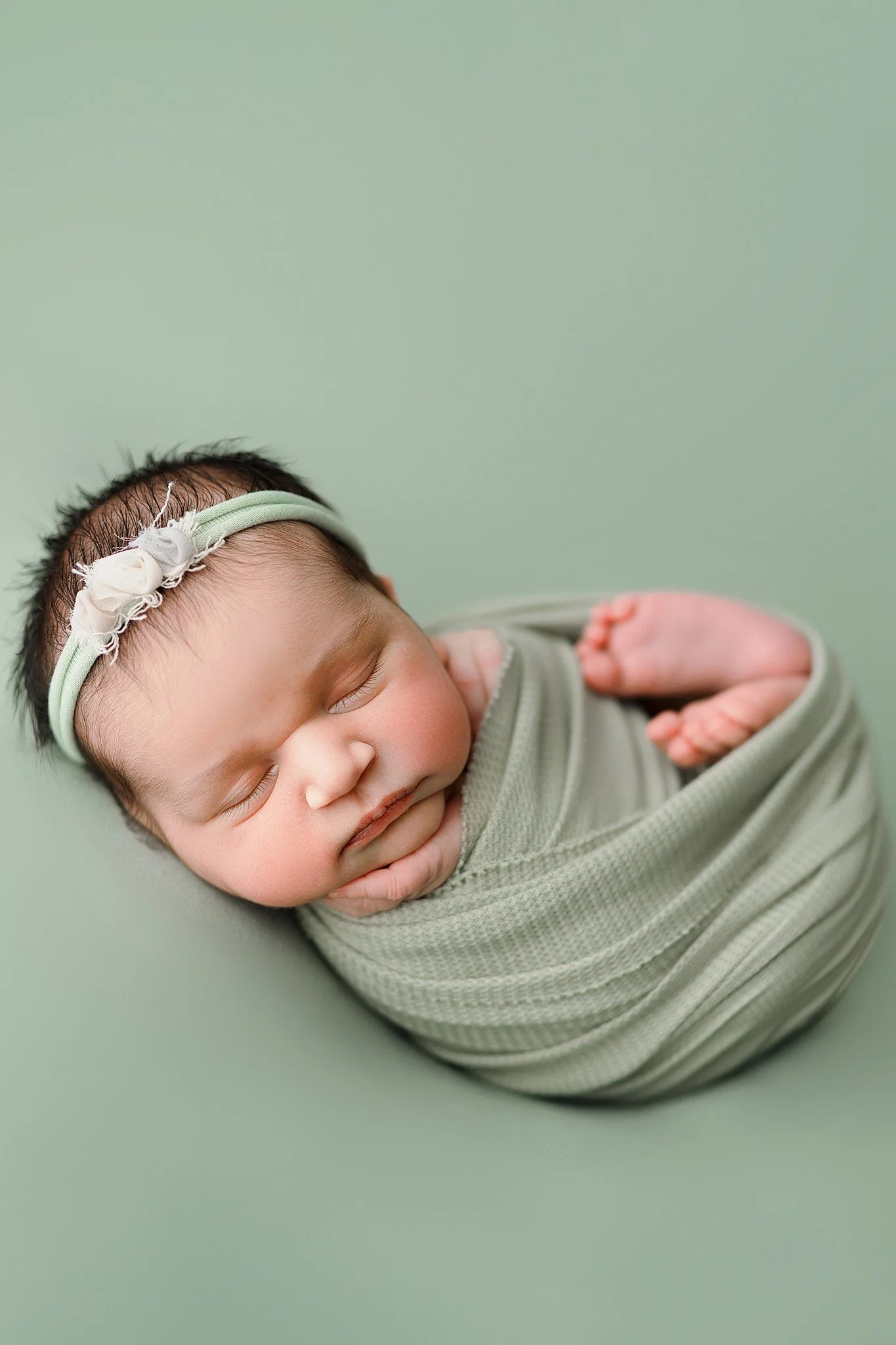 IMGL1659 newborn photographer ©JuliaChristinaPhotography.jpg