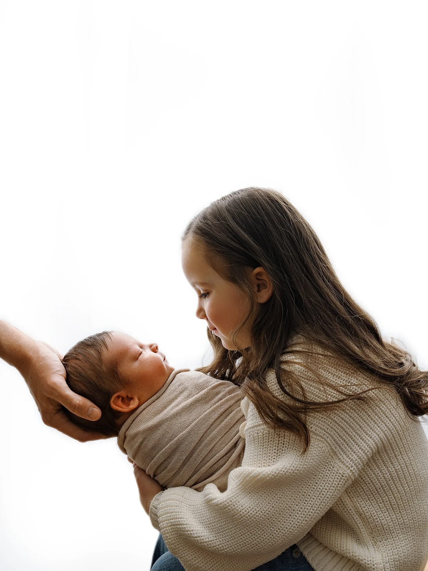 Built-in best friends (and occasional chaos creators 🤍).

Sibling photos capture the giggles, the squishes, and all the in-between moments you&rsquo;ll miss one day.

Don&rsquo;t skip them. They&rsquo;re the good stuff 🤍

#seattlebabyphotographer
#