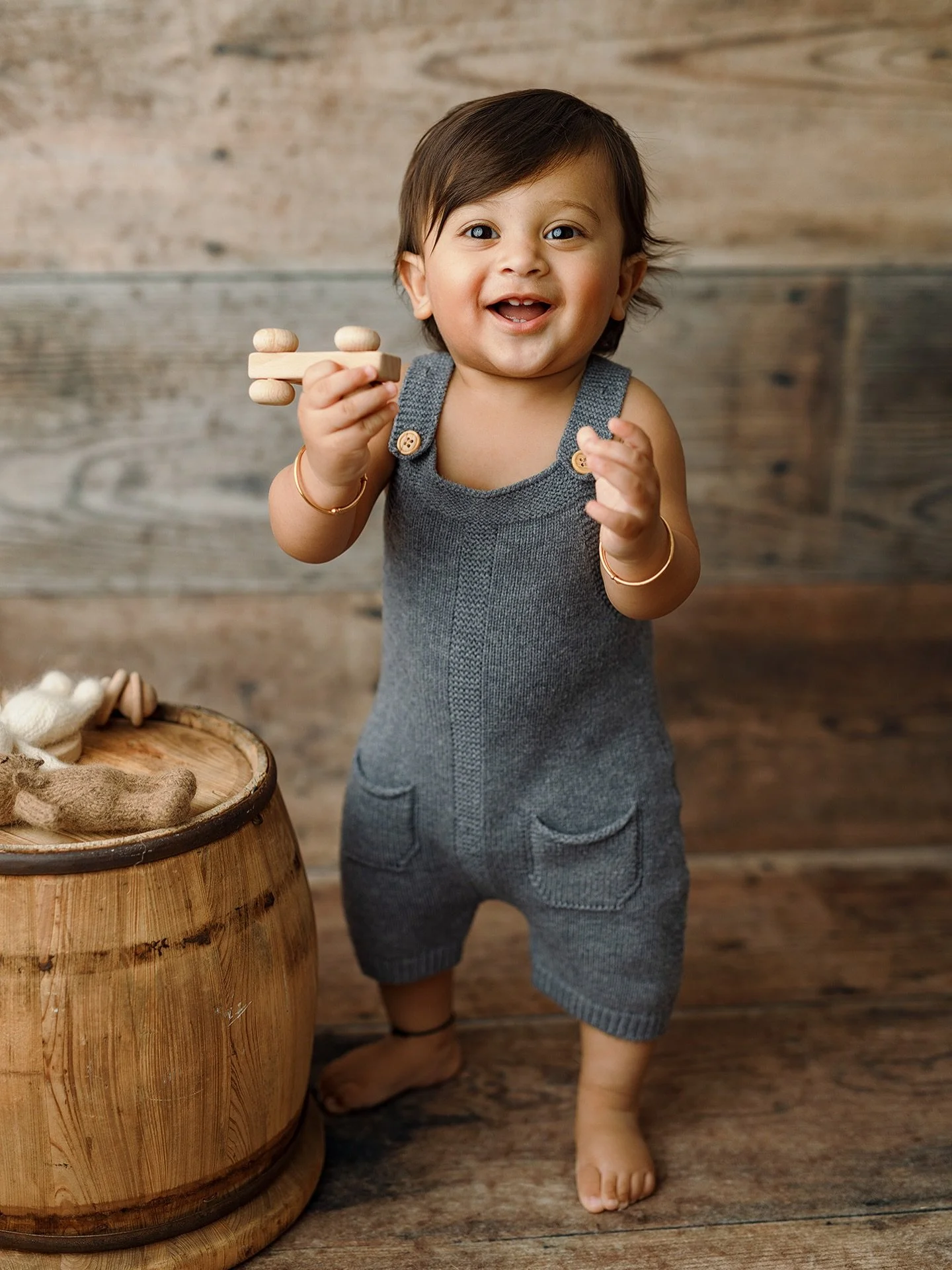 If you&rsquo;re happy and you know it 👏👏👏 

#milestonesession
#seattleportraitphotographer
#tacomaportraitphotographer
#birthdayphotosession 
#kidsportraitsession