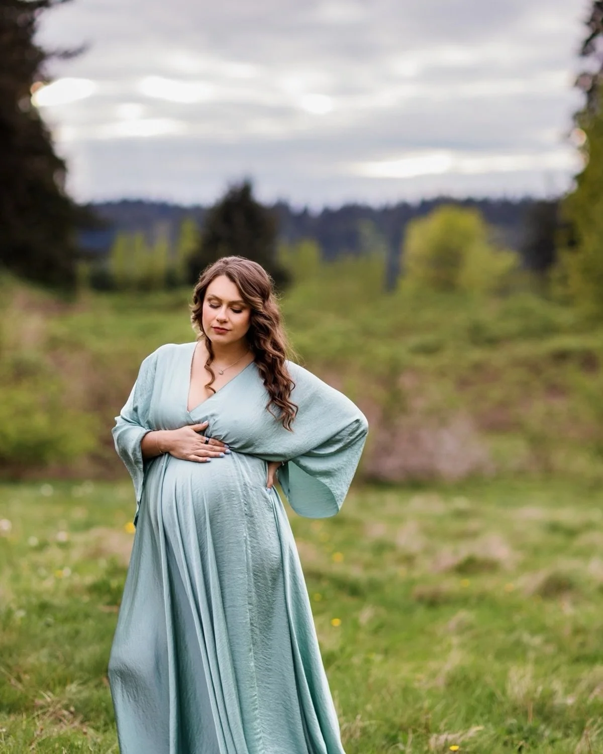 Sometimes even the best plans get a little rewritten by the weather&hellip; but honestly, it wouldn&rsquo;t be the PNW without those moody cloudy spring days ☁️

I typically only reschedule if there&rsquo;s a 30% chance of rain or higher, but it also