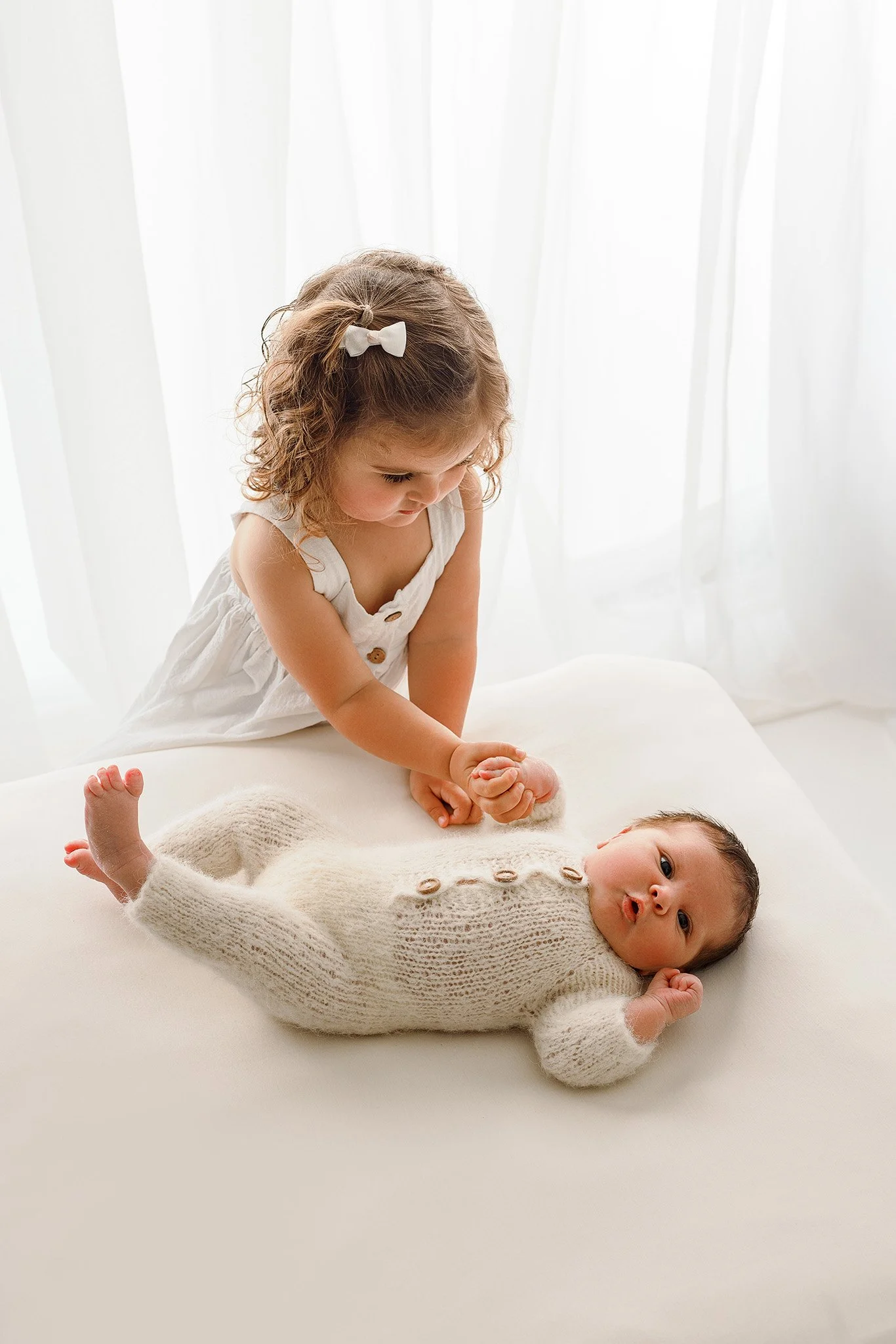 1_IMGL9782 ©JuliaChristinaPhotography Seattle Newborn Studio White.jpg