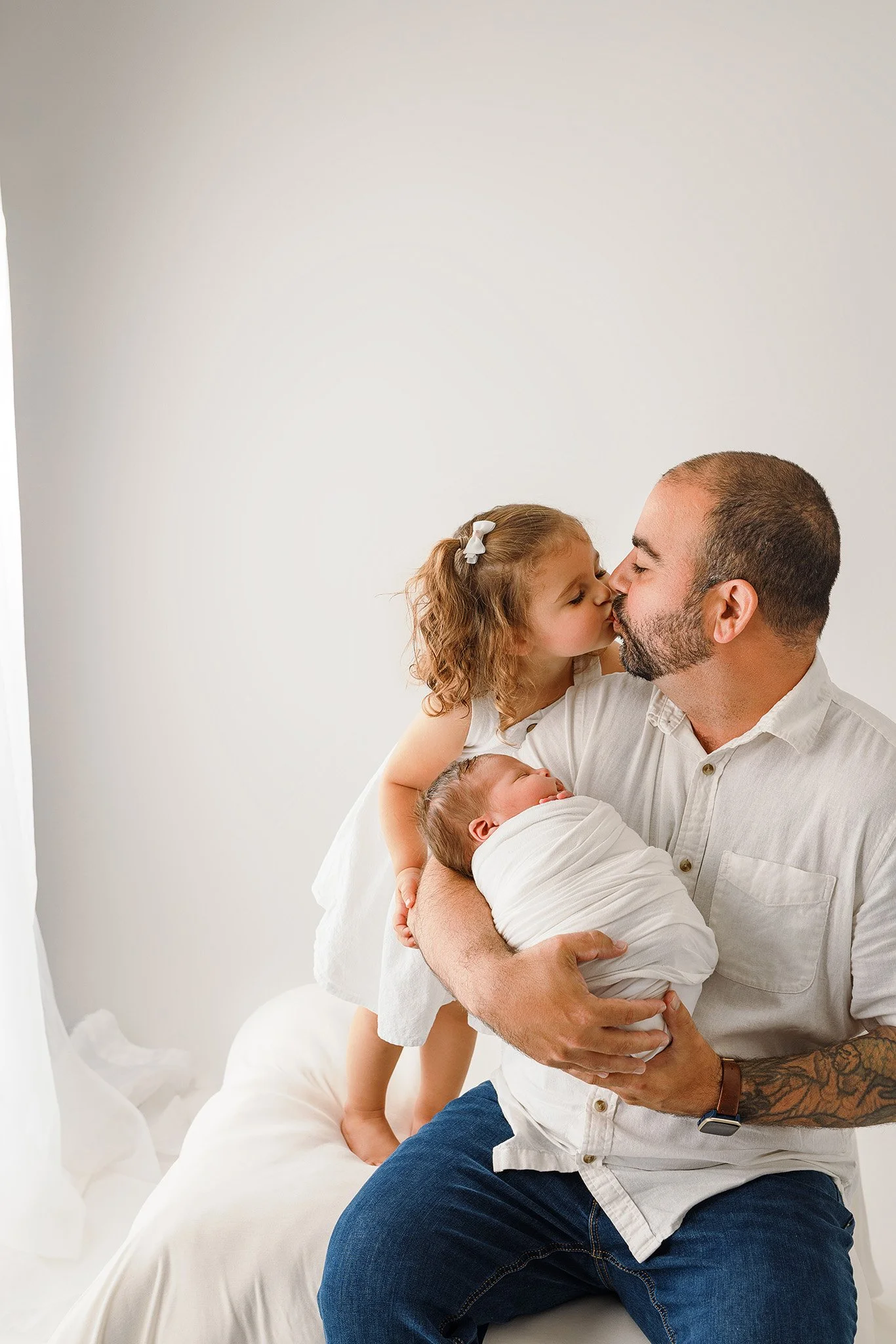 1_IMGL9985 ©JuliaChristinaPhotography Seattle Newborn Studio White.jpg