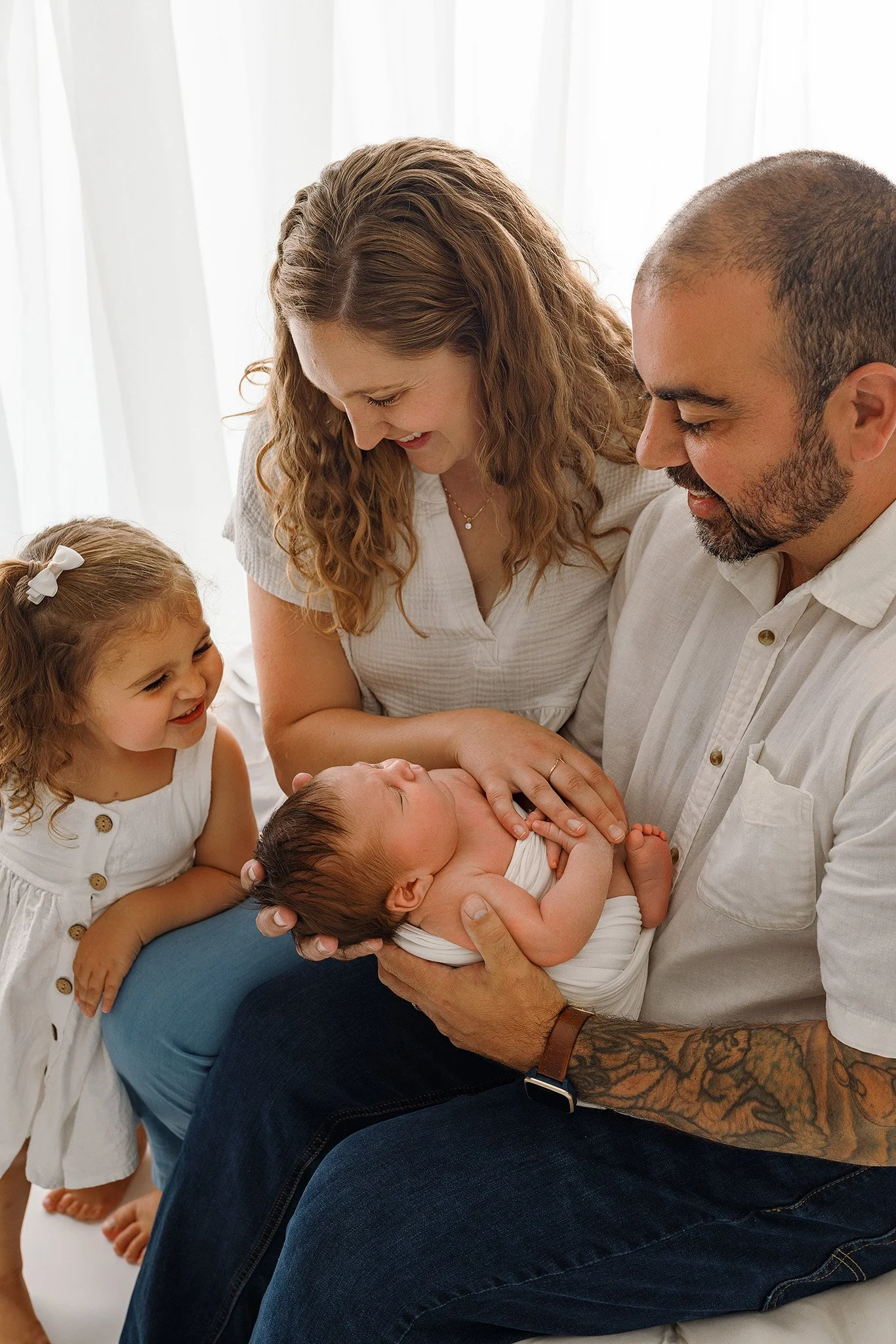 2_IMGL0014 ©JuliaChristinaPhotography Seattle Newborn Studio White.jpg