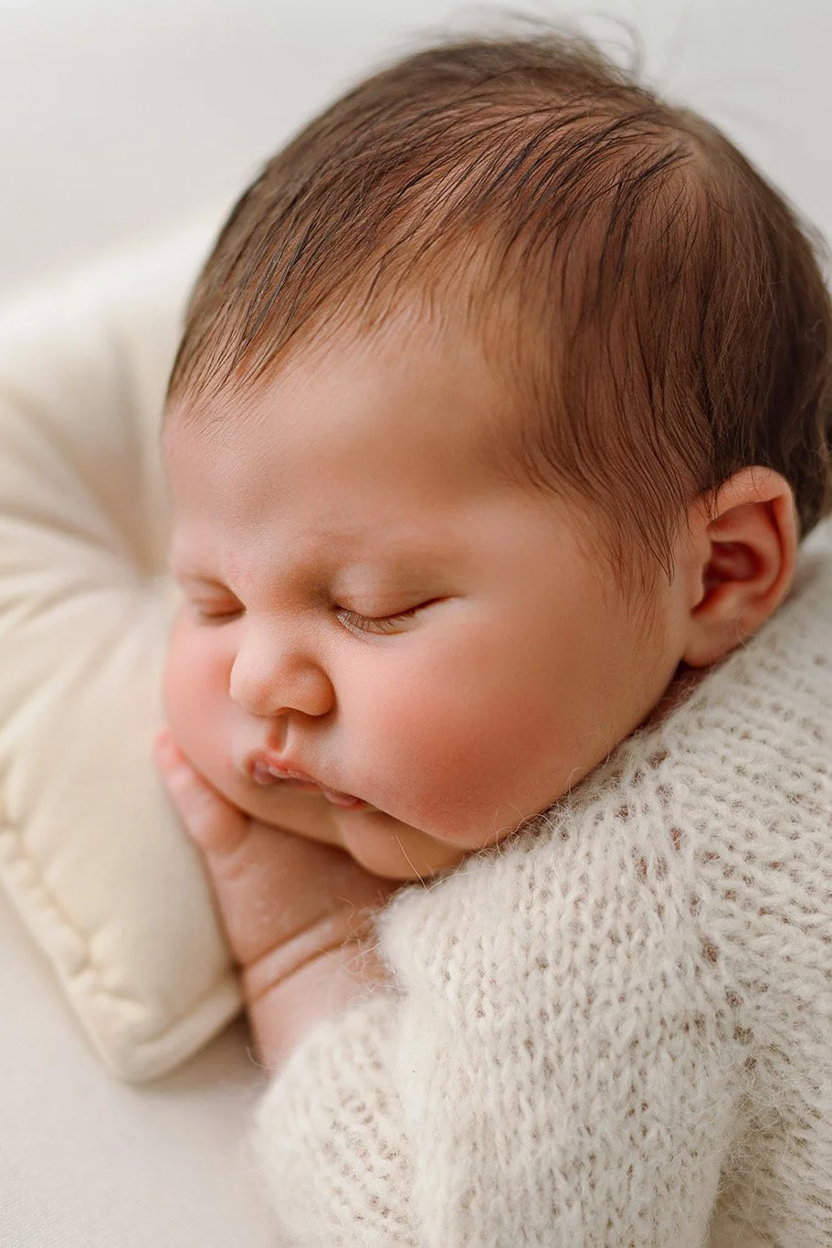 2_IMGL0221 ©JuliaChristinaPhotography Newborn Studio White V.jpg