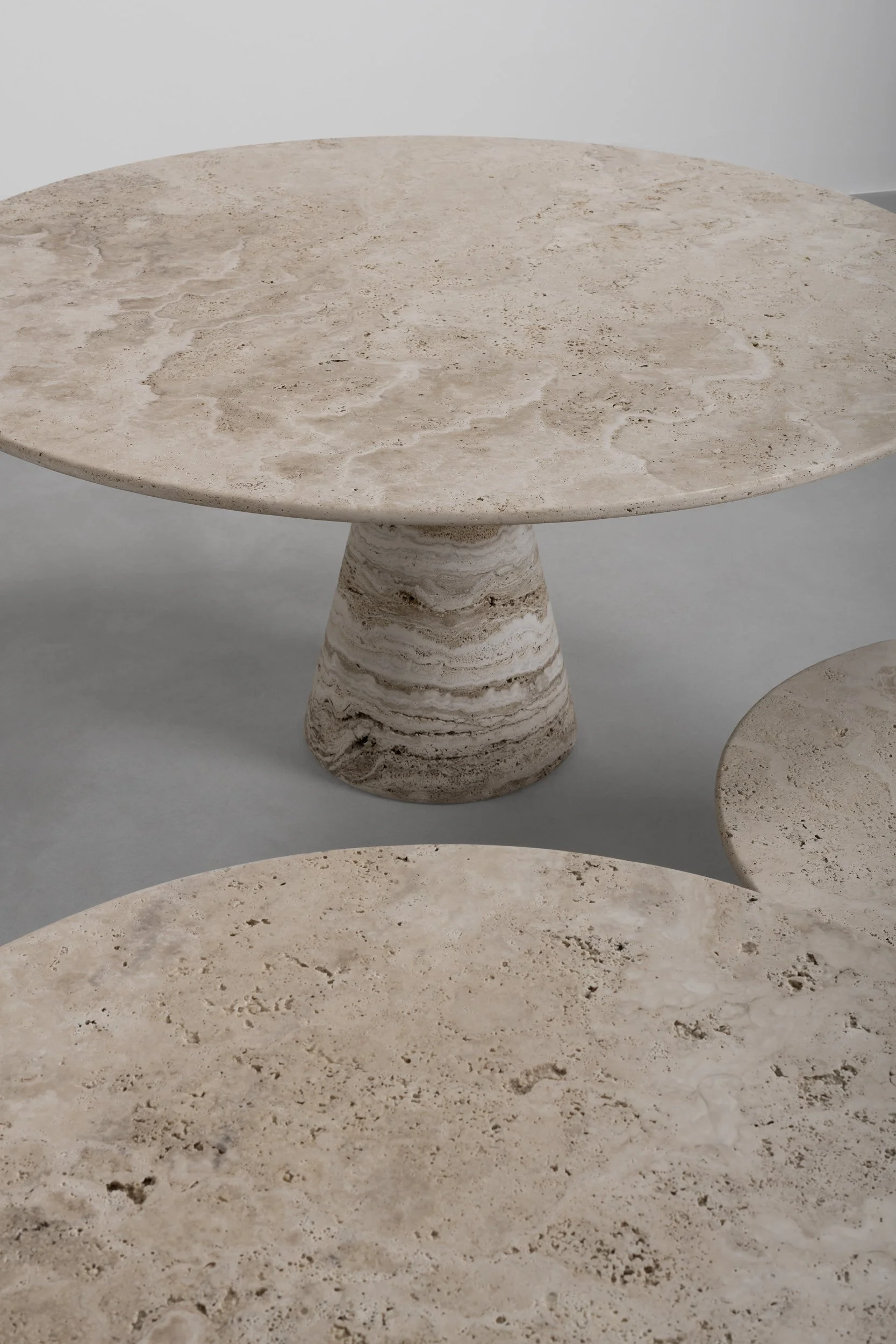 Libram_tables_DAD1317.jpg