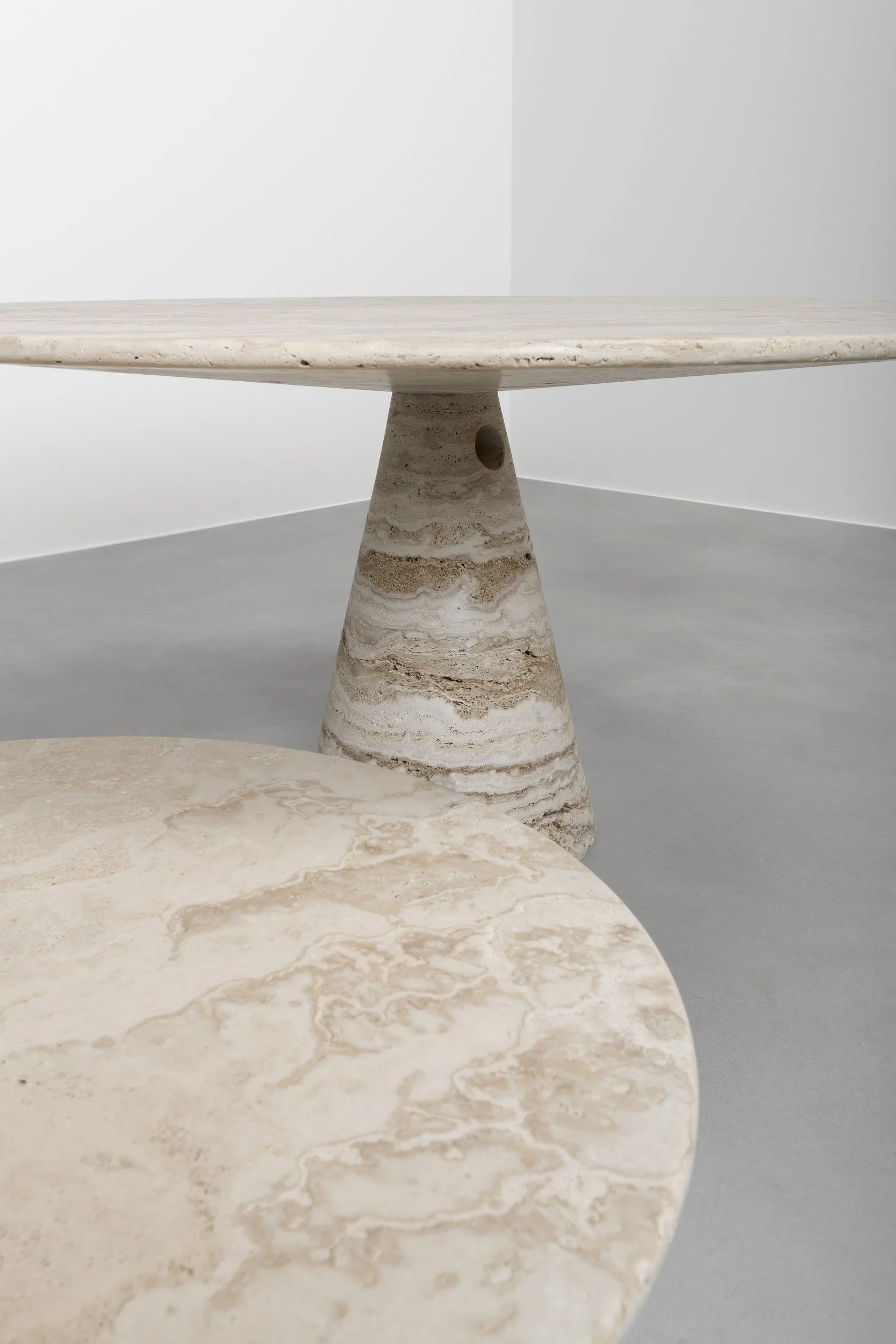 Libram_tables_DAD1193.jpg