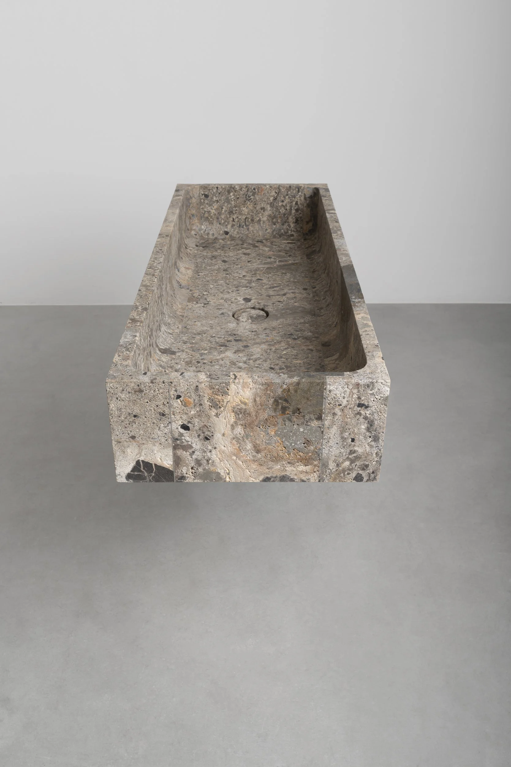 Vaselli_Fidia washbasin_Pietra da Torre_DAD1075.jpg
