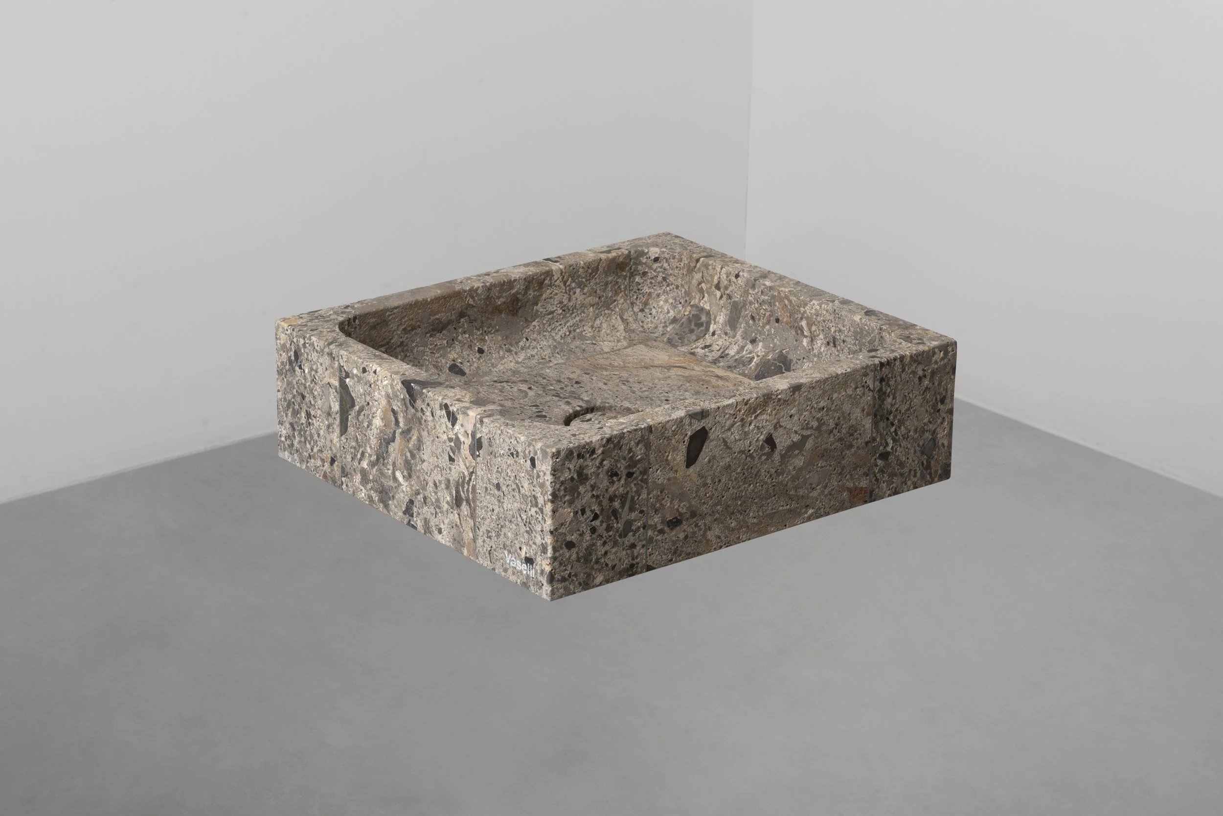 Vaselli_Fidia washbasin_Pietra da Torre_DAD1001.jpg
