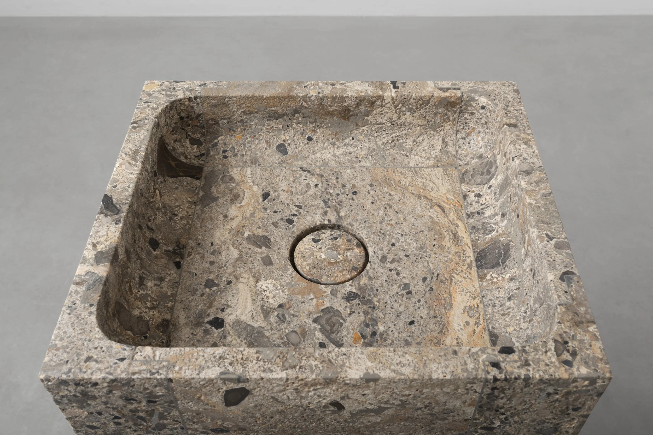 Vaselli_Fidia washbasin_Pietra da Torre_DAD1013.jpg