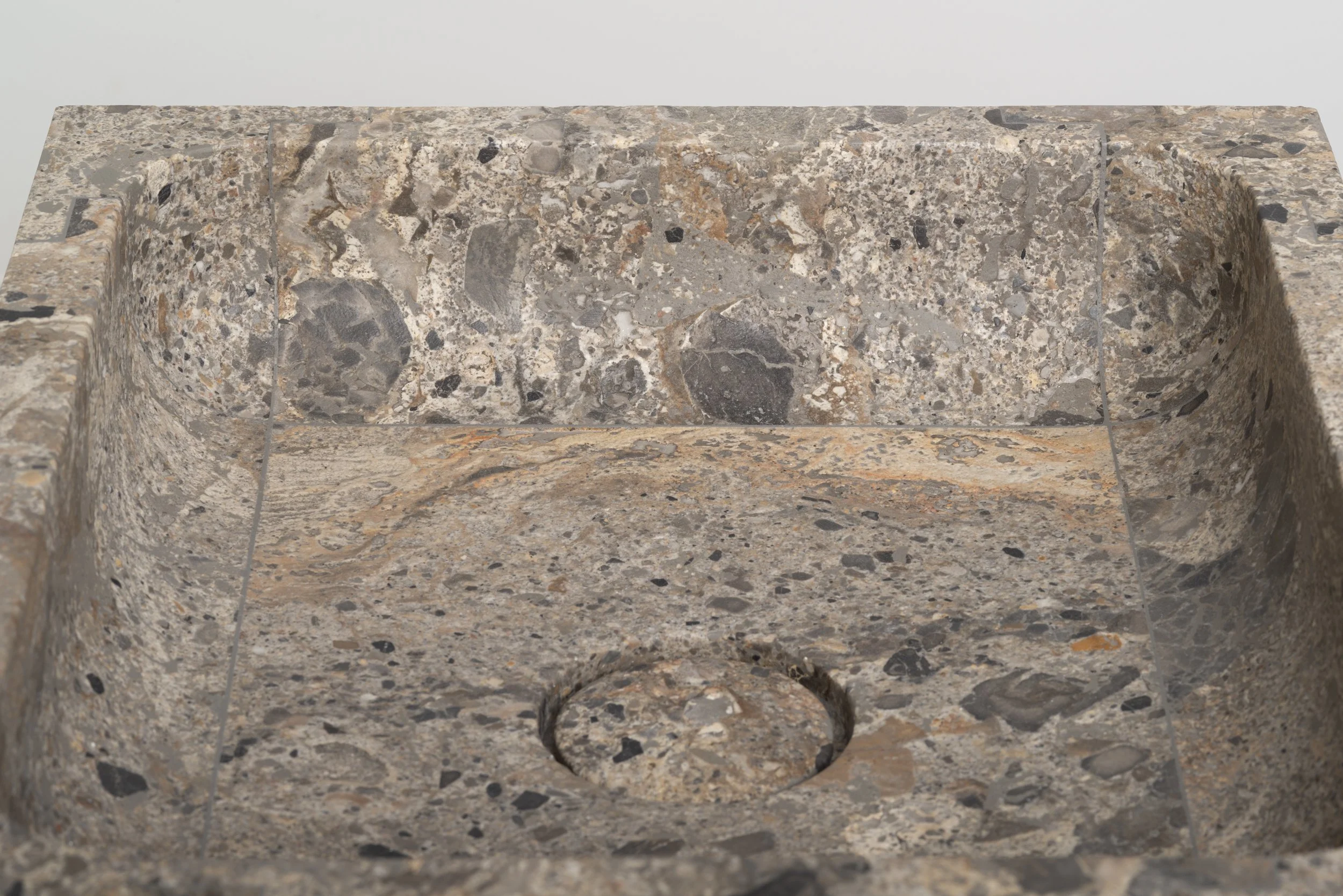 Vaselli_Fidia washbasin_Pietra da Torre_DAD1033.jpg