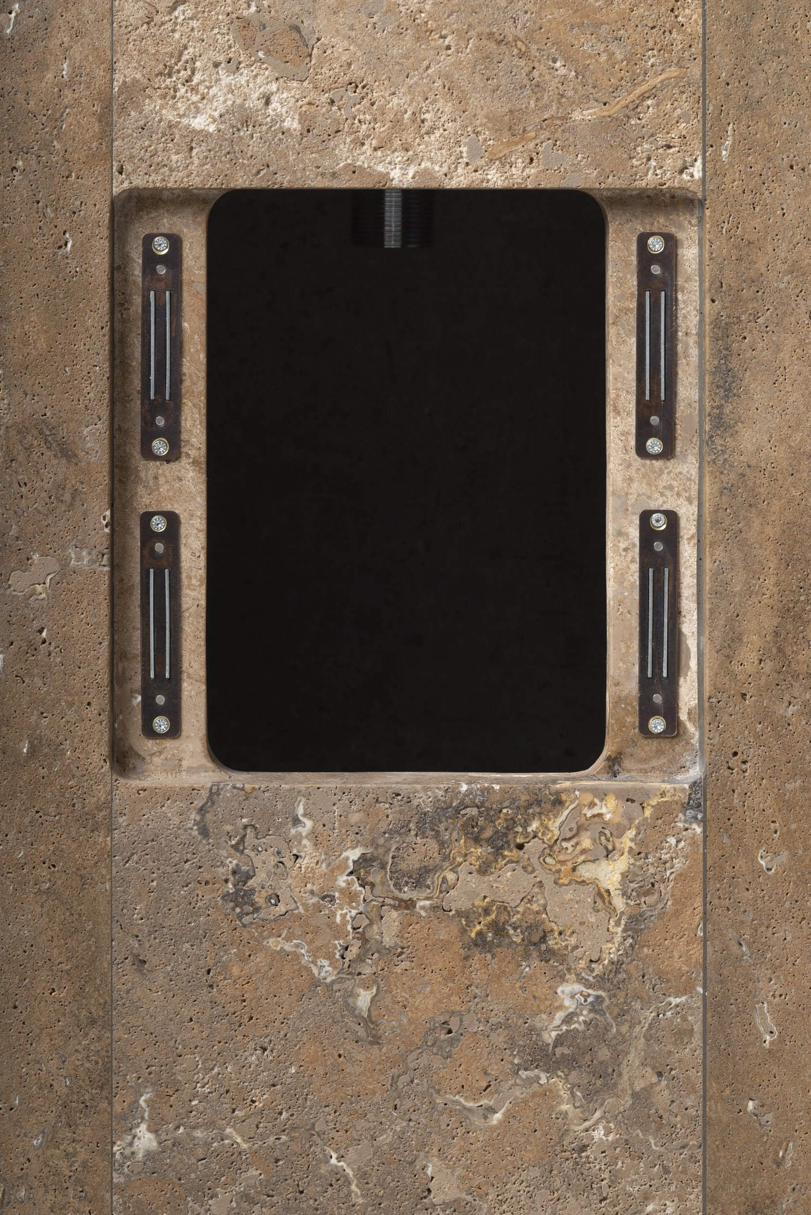 Vaselli_Fidia feestanding washbasin_Noce Travertine_DAD2672.jpg