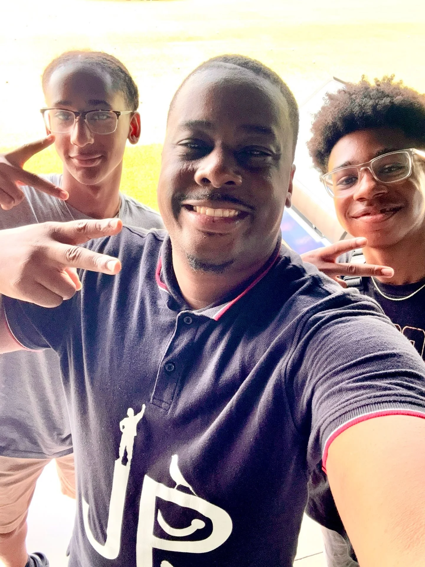 💪🏾 🇺🇸 Me and the Young 🤴🏾 Kings hanging out building bonds. 🏌🏾🏌🏽🏌🏾⛳️Sport Of Kings. #leadership #reimagined #golf #legacy