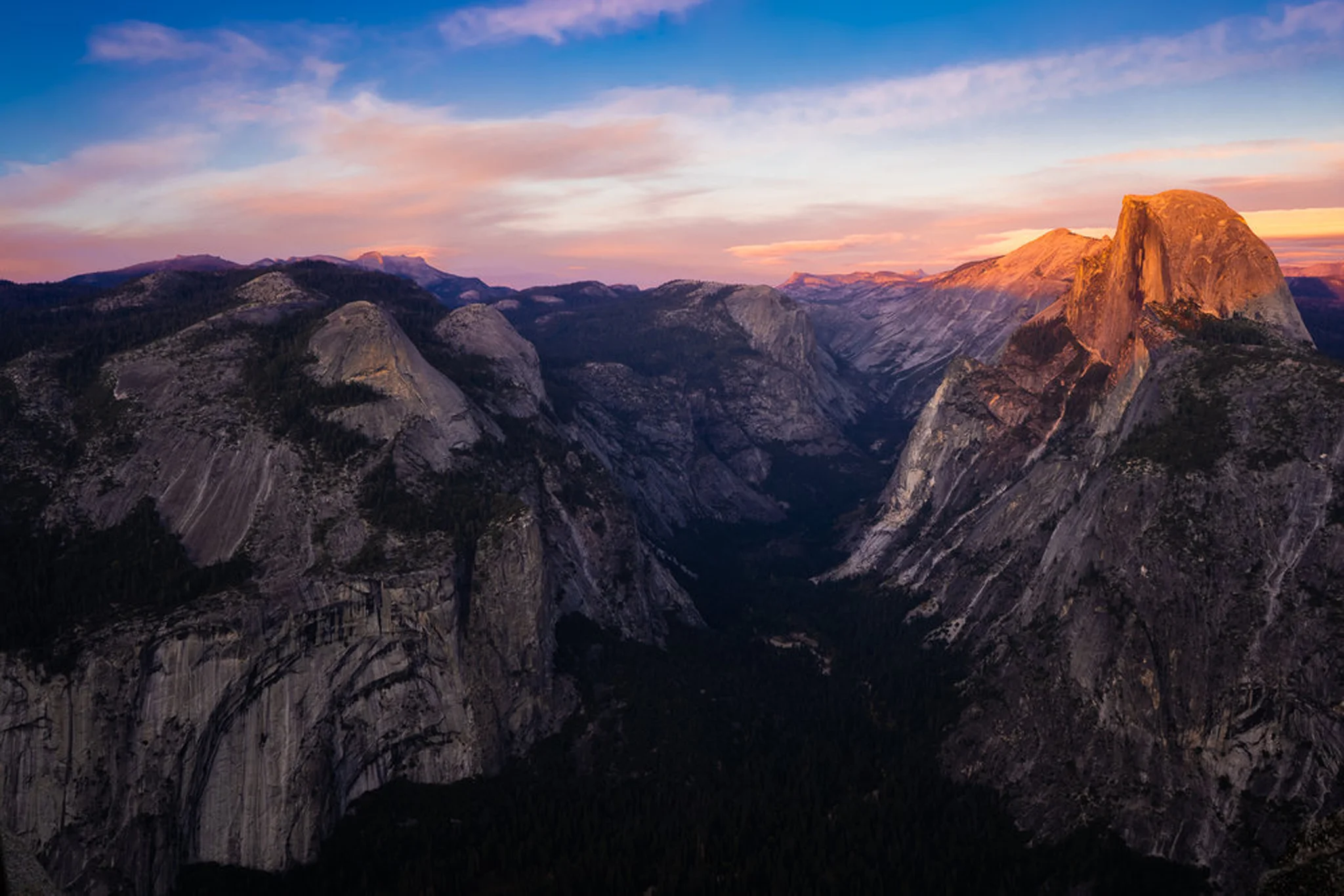Yosemite again. If you’ve got MacOS Yosemite on your computer, you’ve seen the mountain to the right on your default desktop wallpaper — it’s the famous Half Dome. I saw some of the best sunsets in my life in California, and I’m eager to get back.