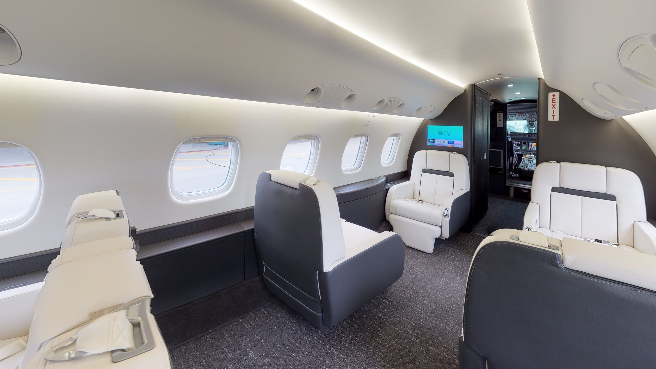 Embraer-Legacy-600-VIP-Completions-Bedroom.jpg