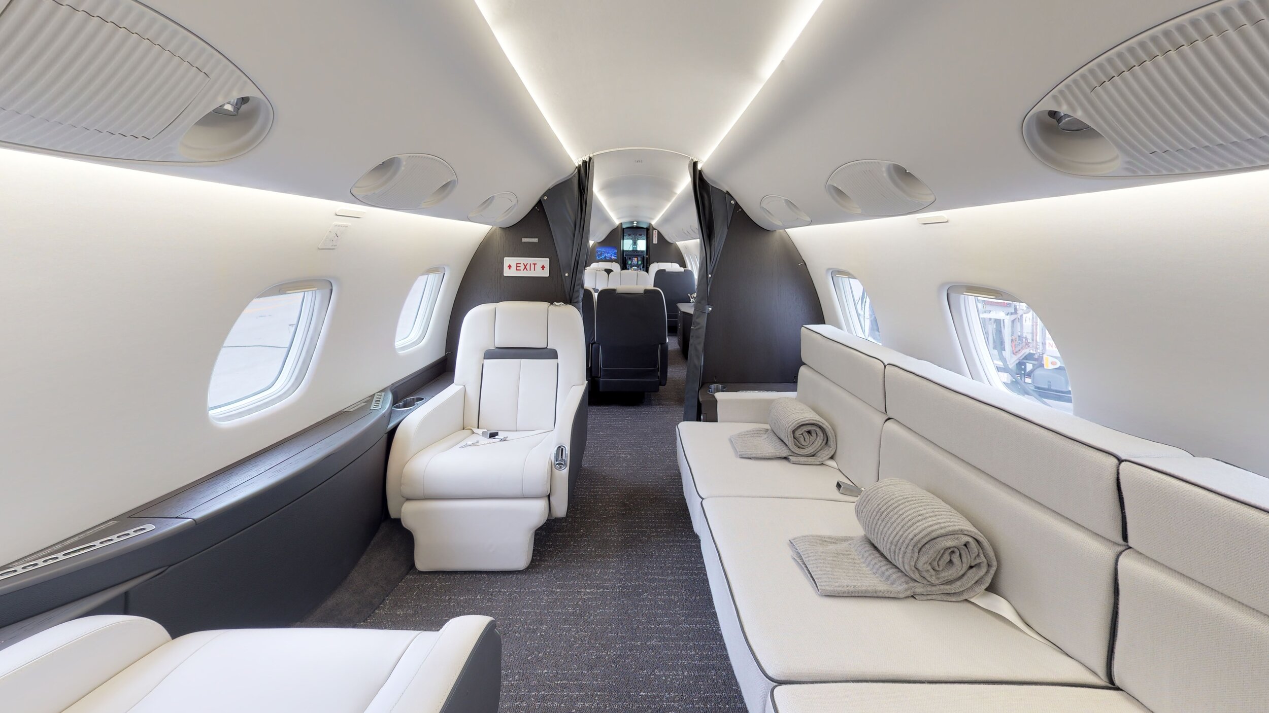 Embraer-Legacy-600-VIP-Completions-Living-Room.jpg