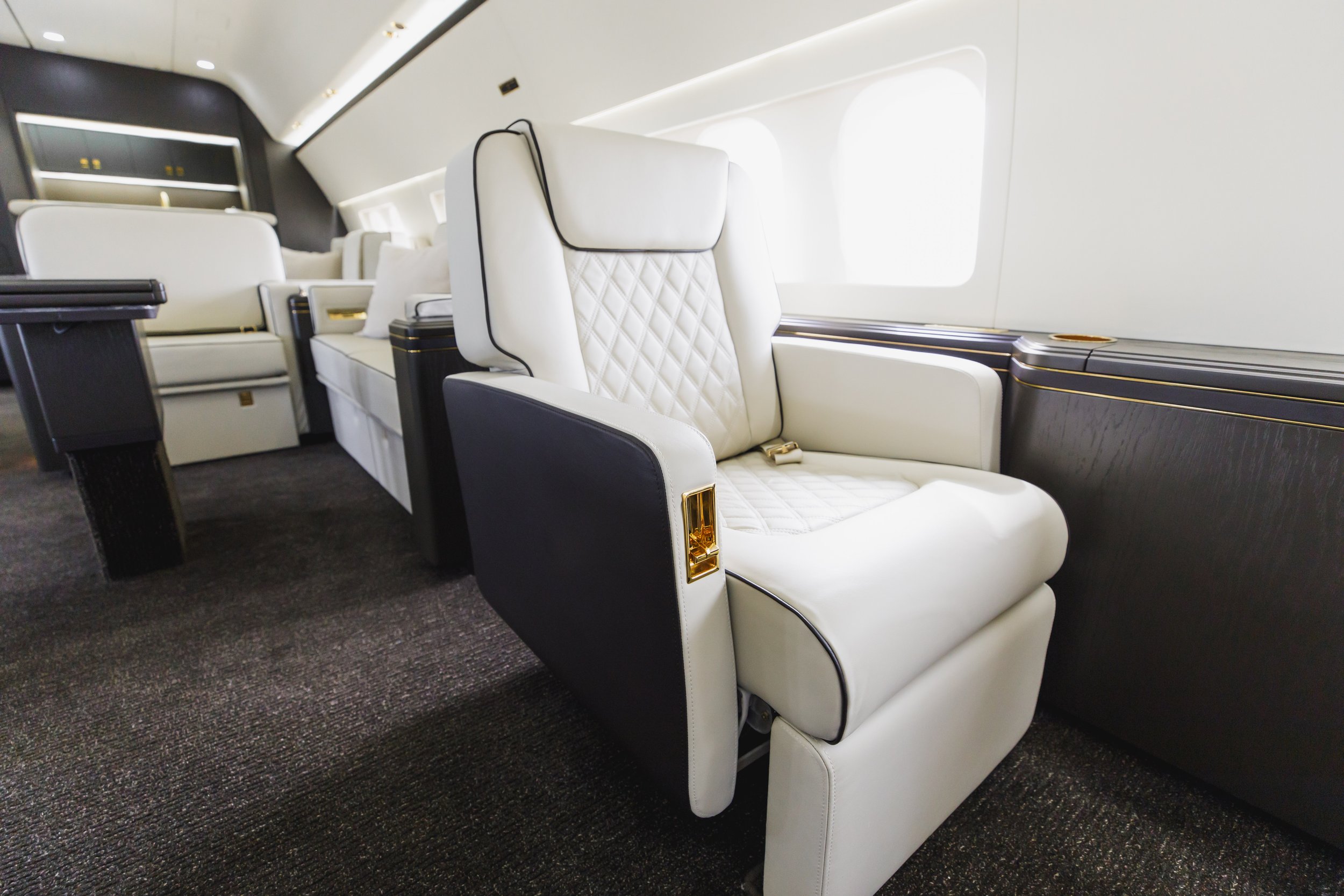 BBJ_MainCabin_ClubSeat_2_PR.jpg