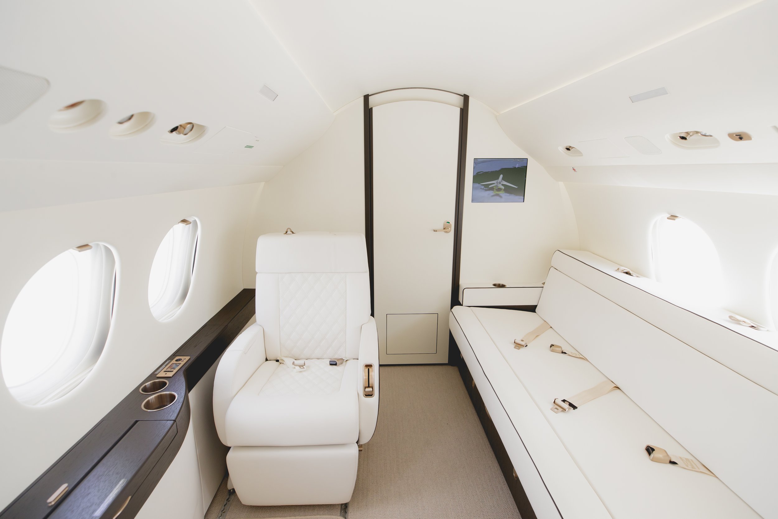 Falcon7x_Aft Cabin_1.jpg