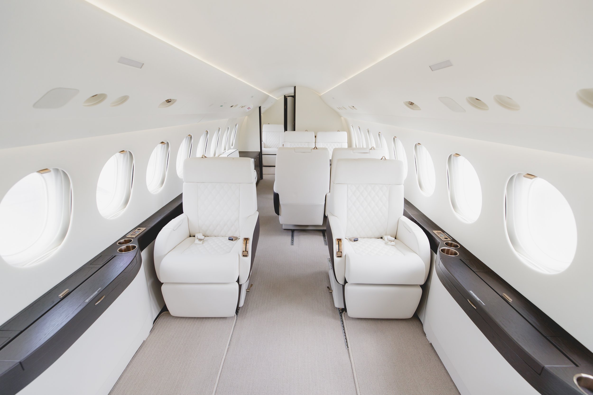 Falcon7x_MainCabin_3.jpg