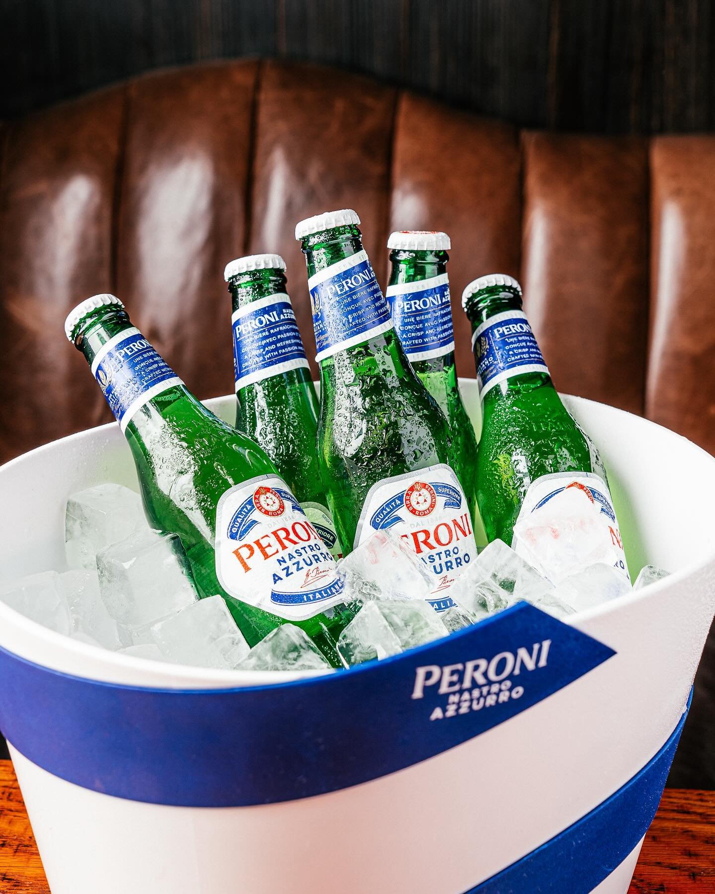 Sip on the refreshing taste of @peroni_ca with our buckets and chests! 🍻 

Book a reso at FoxonJohn.ca