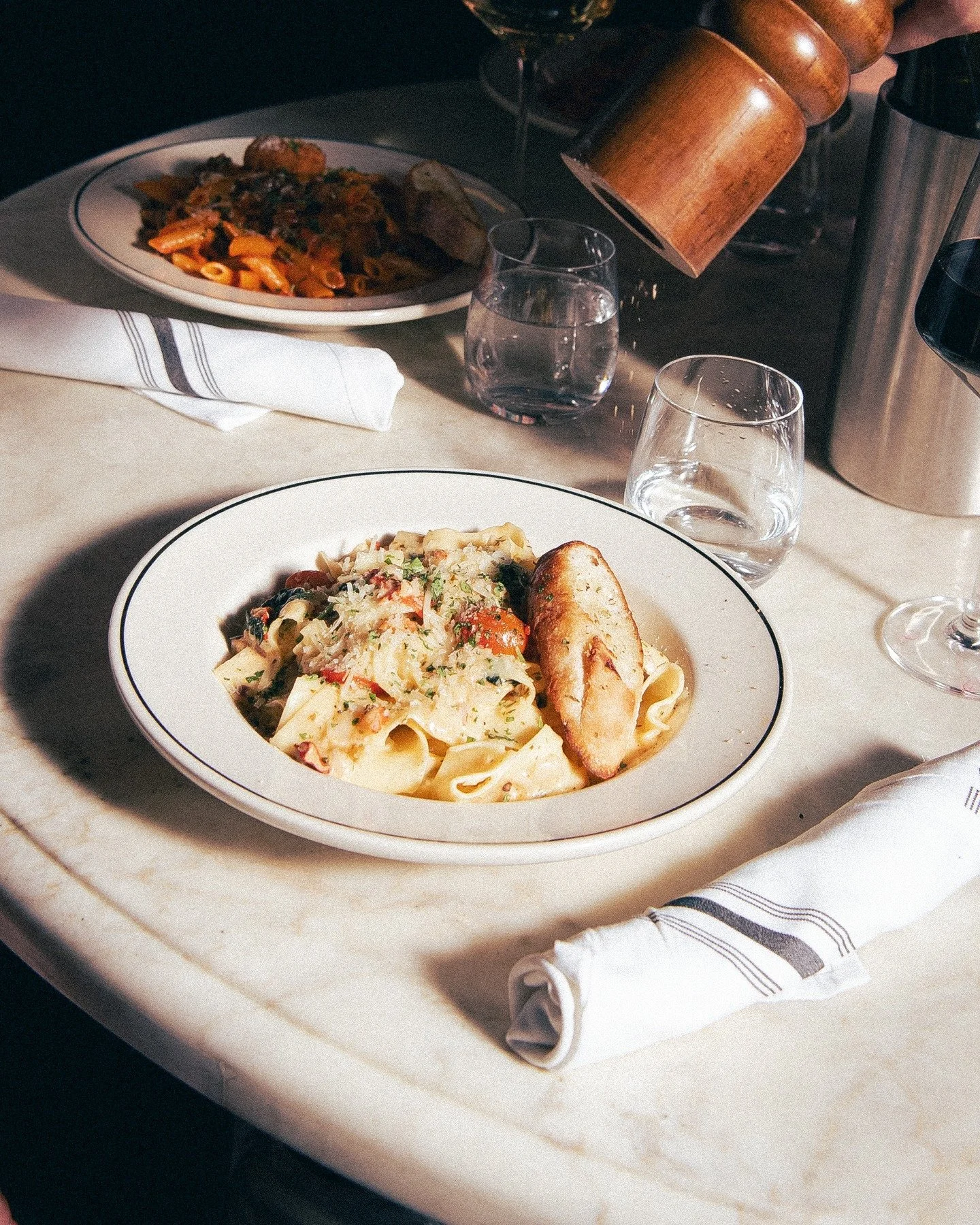 🍝🍷 WINE & PASTA WEDNESDAY AT FOX ON JOHN 🍷🍝
Your midweek treat is served! Join us tonight and indulge in $15 select pastas and ½-price bottles of wine — the perfect pairing for a cozy evening in downtown Toronto.
Whether you&rs