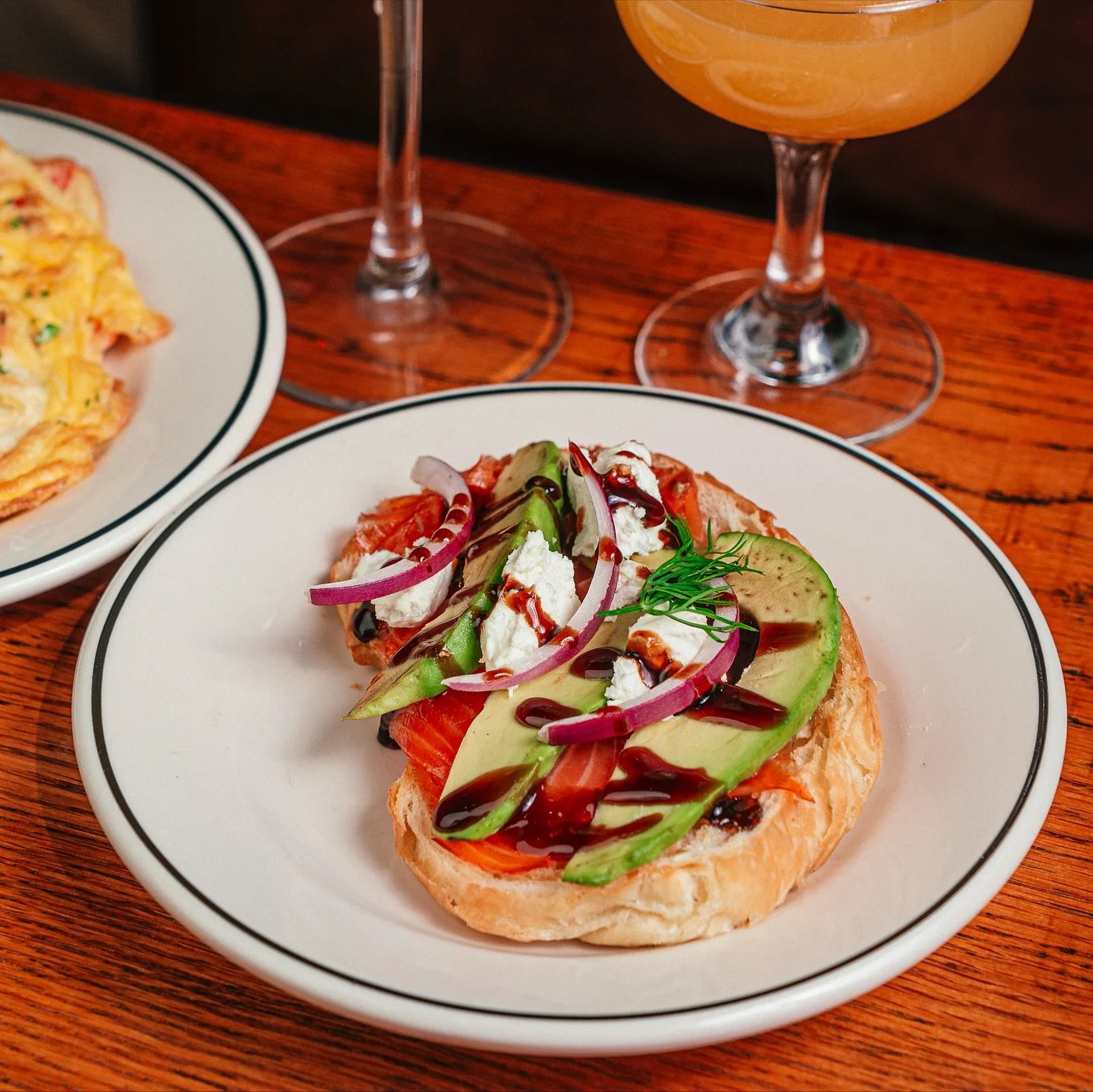 🥂 ALL-INCLUSIVE BOTTOMLESS BRUNCH &mdash; THIS WEEKEND @ FOX ON JOHN 🥂
📍 106 John St., Toronto

Brunch goals = unlocked. Join us for an all-inclusive feast featuring:

✨ Bottomless Cava Brut
🍊 Juices of your choosing
🍽️ Endless brunch bites
🍞 F