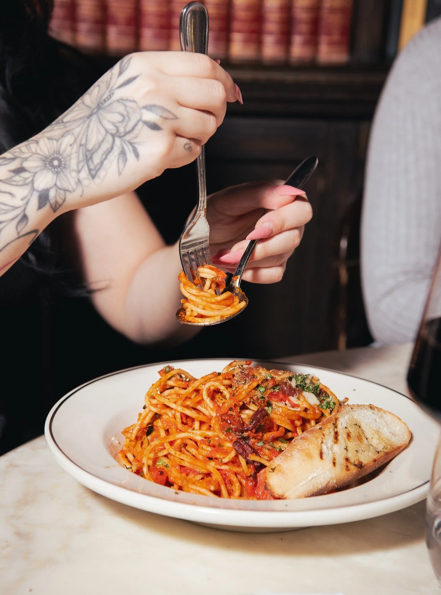 🍝 Wednesdays are for pasta, wine and pretending it&rsquo;s already the weekend. Grab $15 select pastas and half price wine bottles and treat yourself to a midweek win.

👉 Reserve now at FoxonJohn.ca
