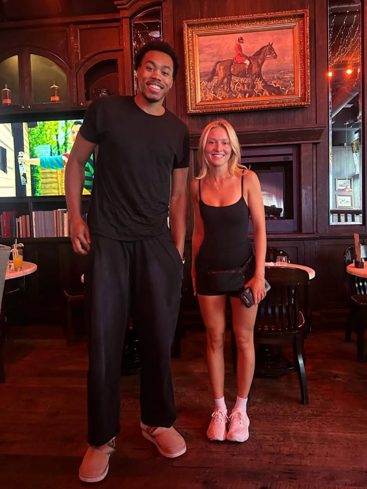 🏀 CELEB SPOTTING AT FOX ON JOHN! 👀

Toronto icon @ya.boy.scottie stopped by Fox on John today and enjoyed his visit! It was an honour welcoming one of the city&rsquo;s most recognizable basketball stars. You never know who you might spot in the hea
